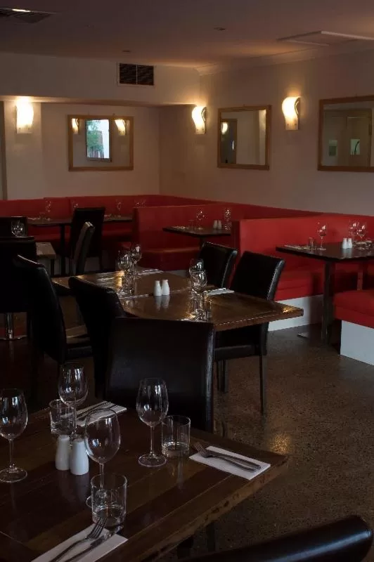 Restaurant/places to eat in Noah's Mid City Motor Inn Muswellbrook