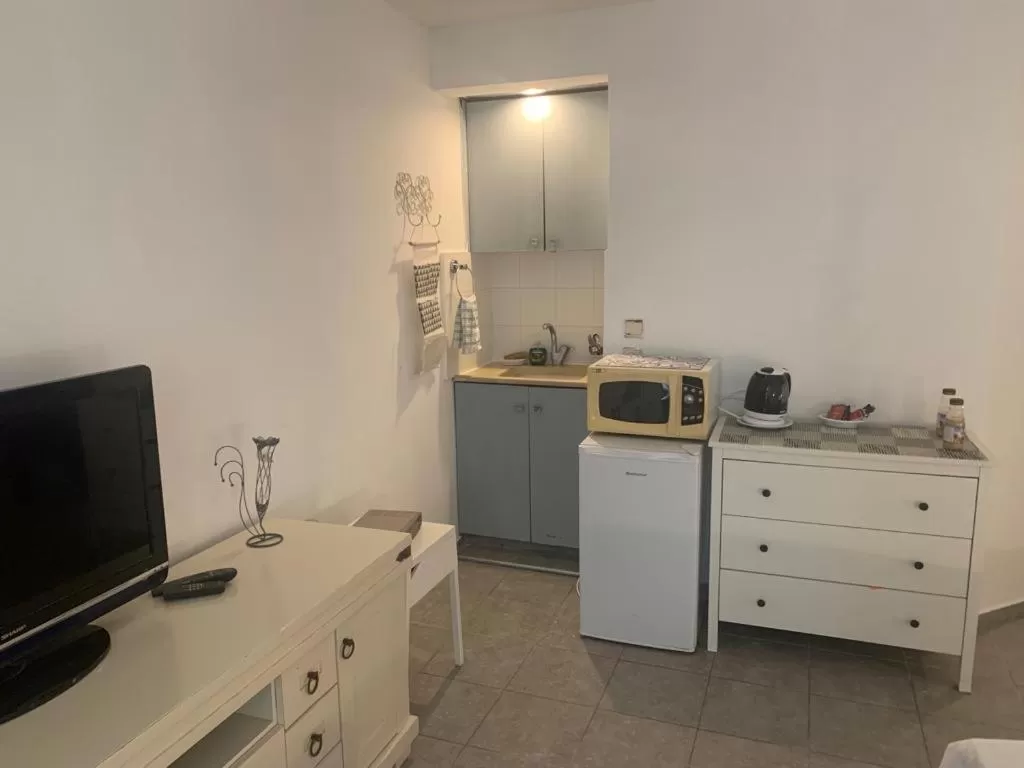 Coffee/tea facilities in Raphael Apartments