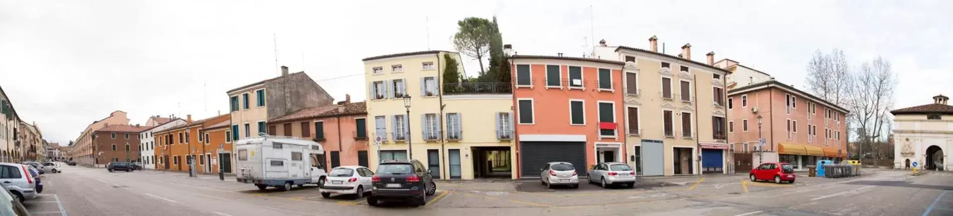 Property building in Bed Portavenezia