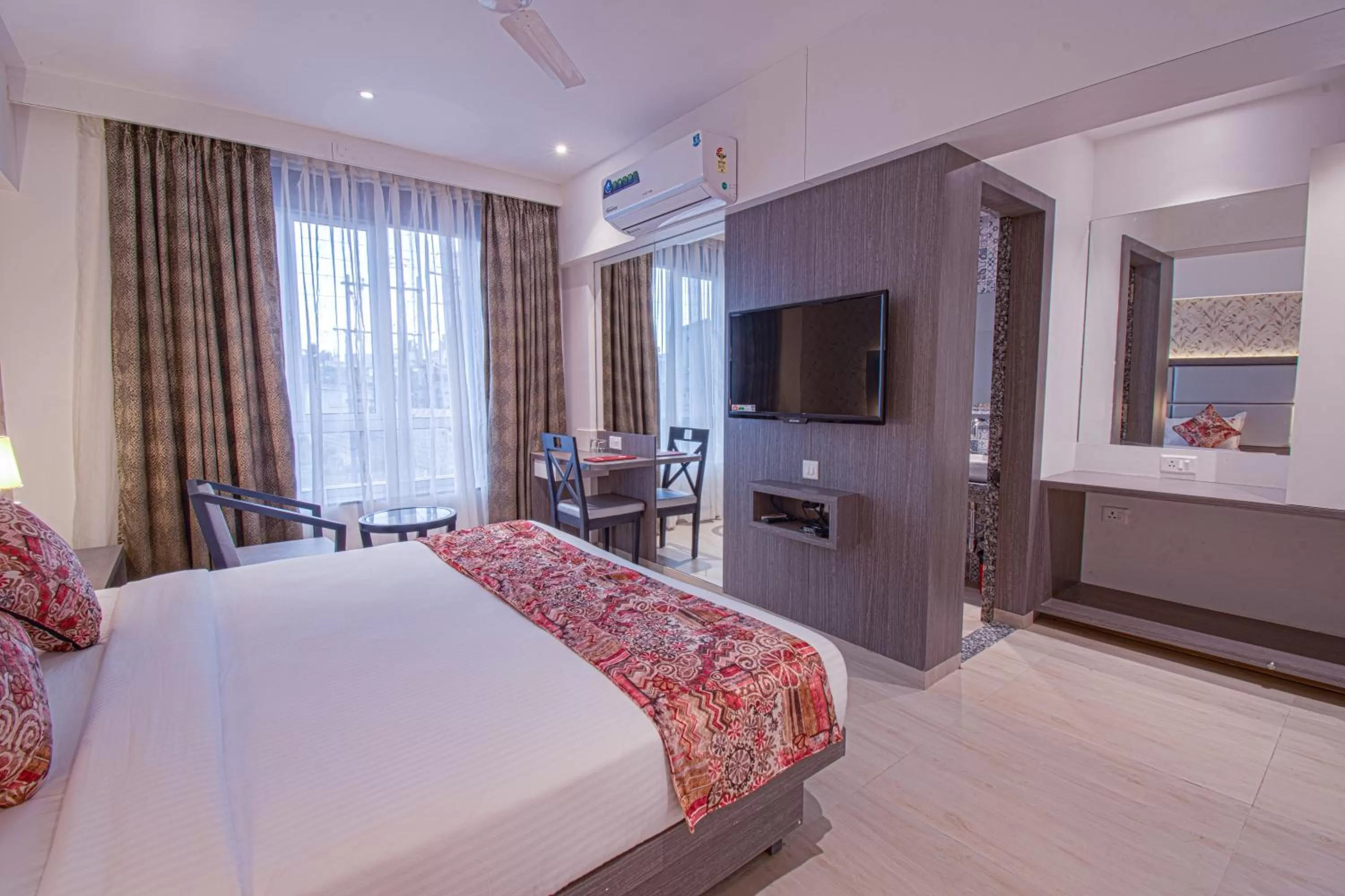 Bedroom, Bed in Hotel Park Tree, NEAR 5 STAR MIDC, KANERIWADI, NH4 GOA HIGHWAY KOLHAPUR