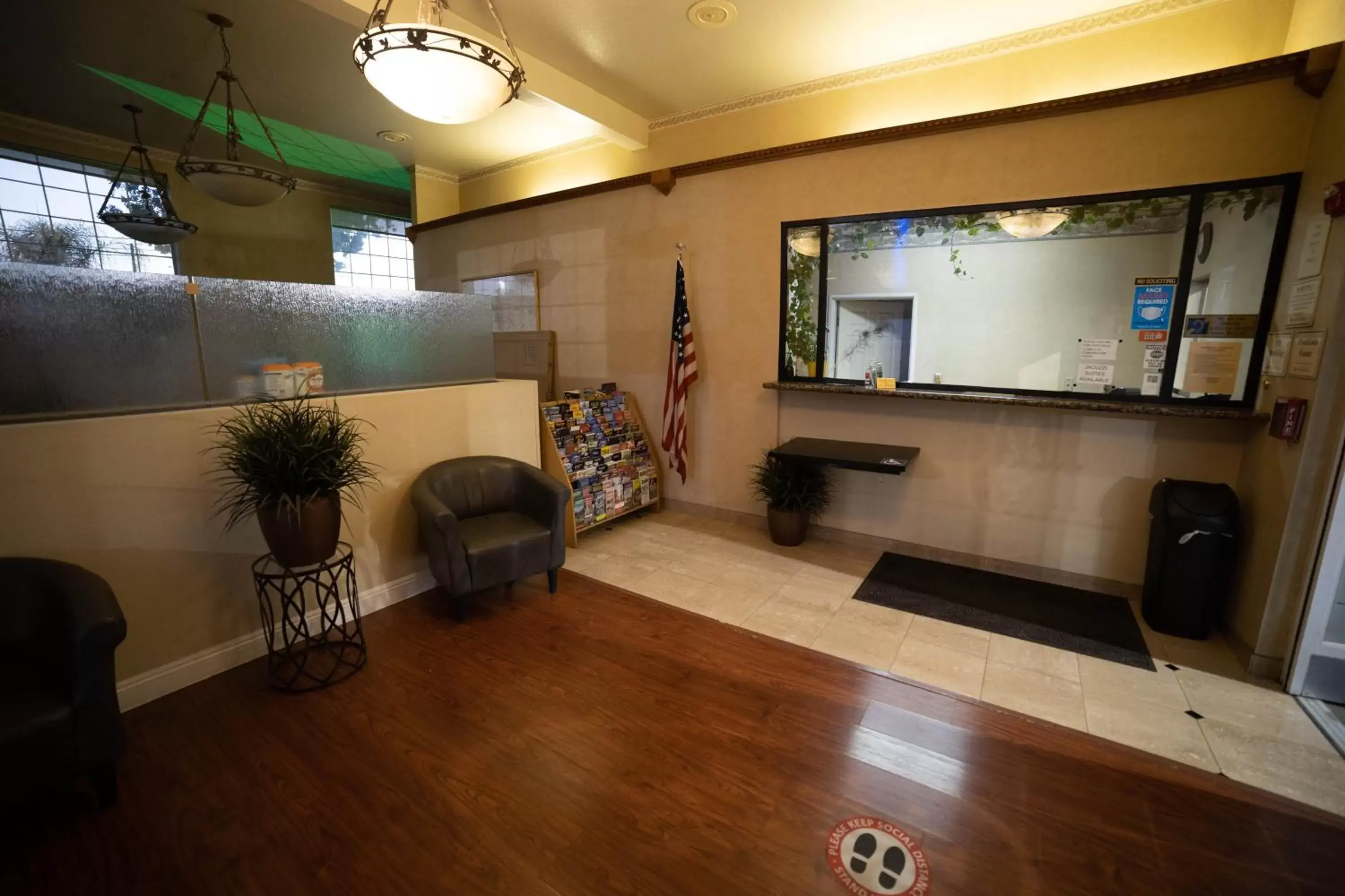 Lobby or reception, Lobby/Reception in Mid City Inn & Suites Pico Rivera