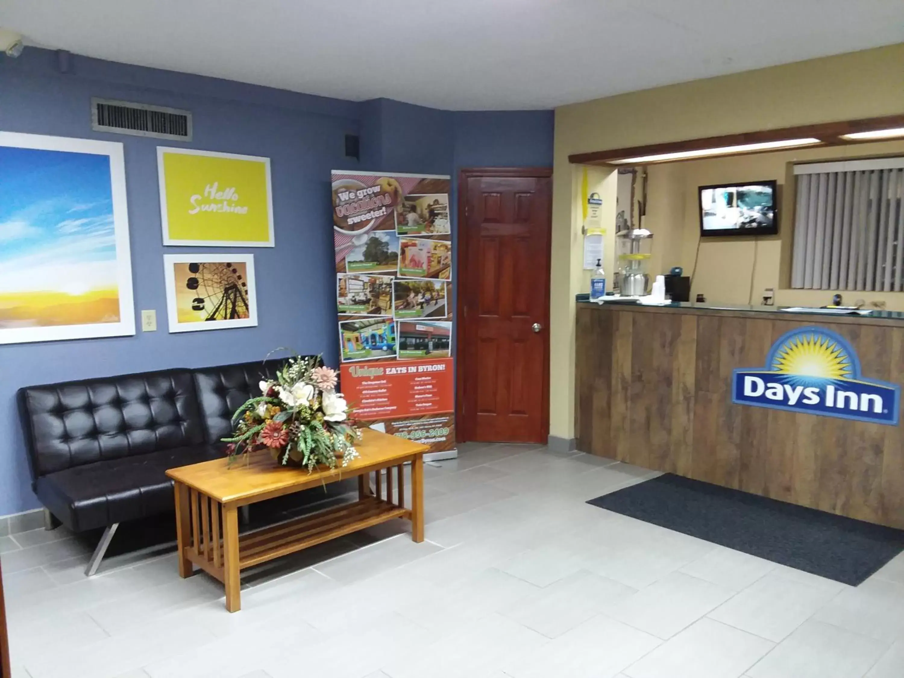 Staff, Lobby/Reception in Days Inn by Wyndham Byron