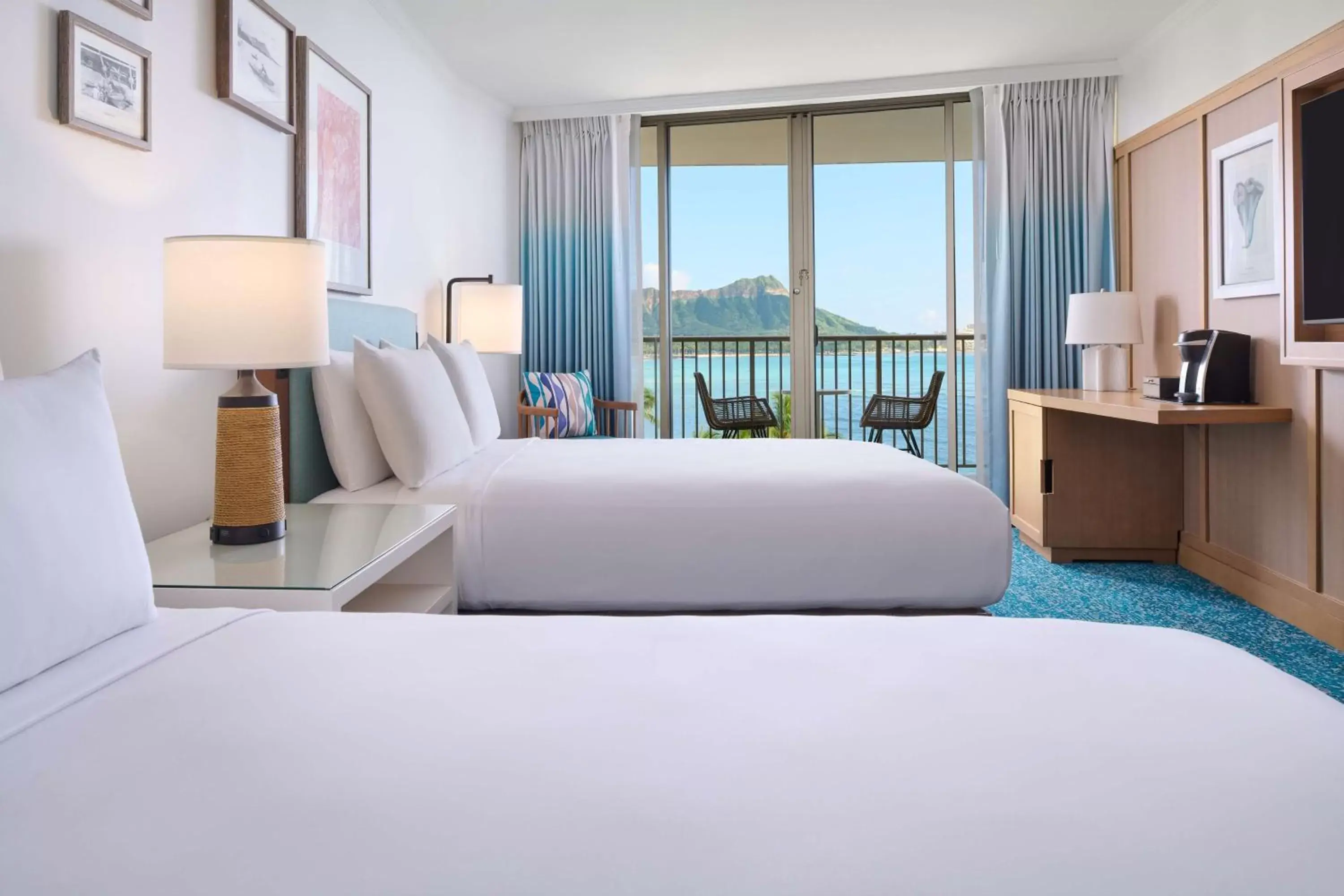 Bedroom, Bed in OUTRIGGER Reef Waikiki Beach Resort