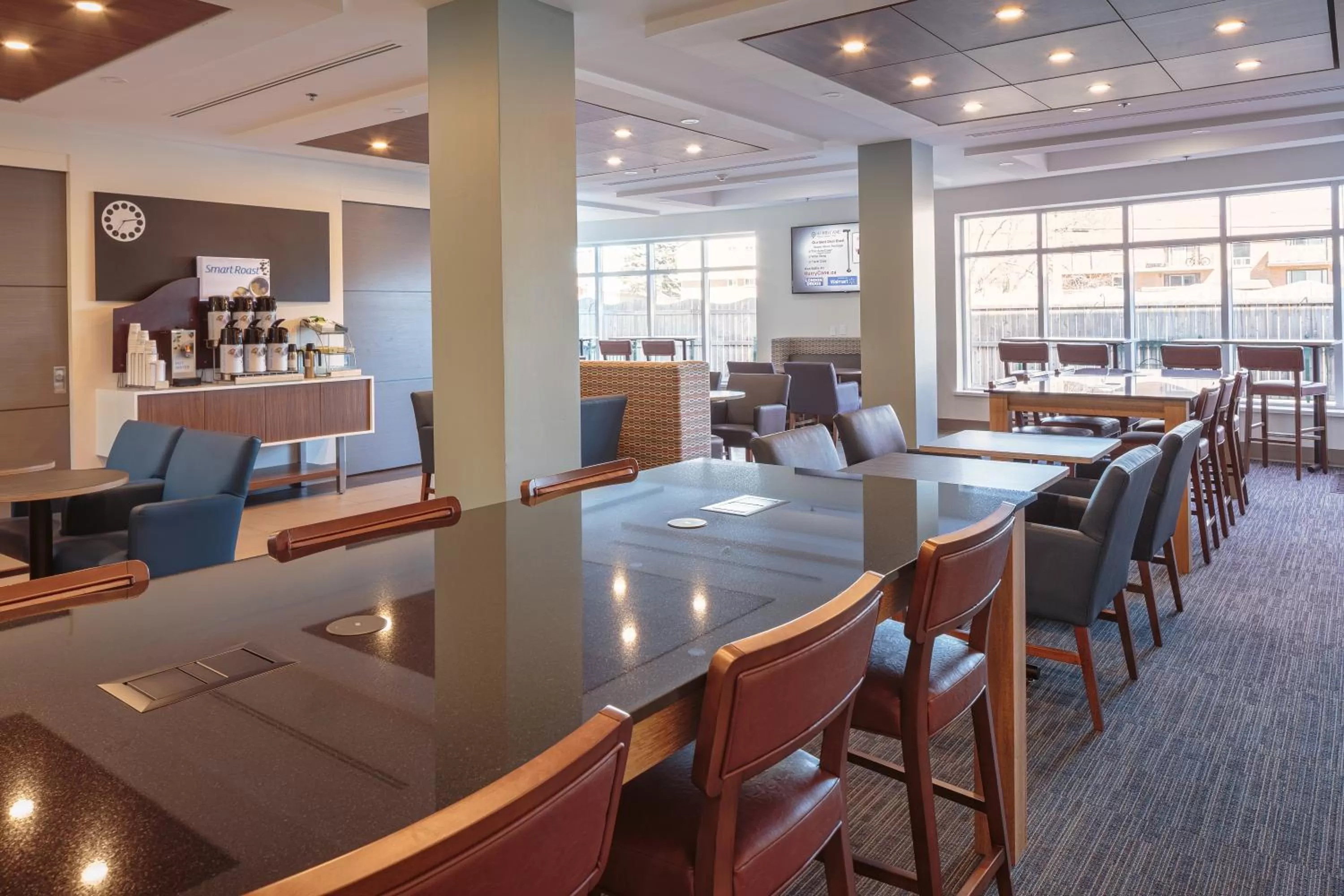 Breakfast in Holiday Inn Express & Suites - Belleville by IHG