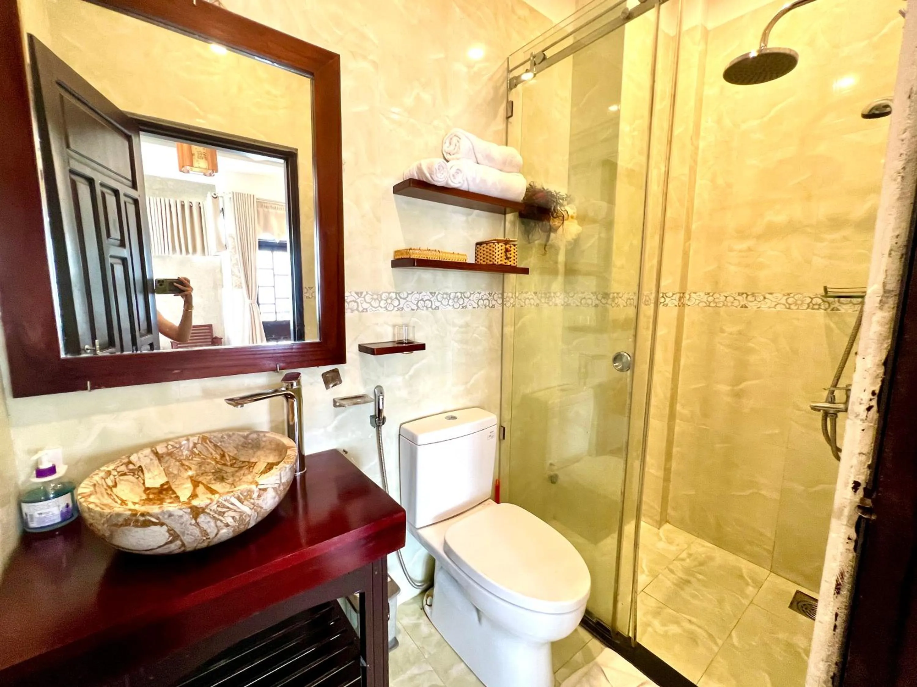 Shower in Hoi An Ngo Homestay