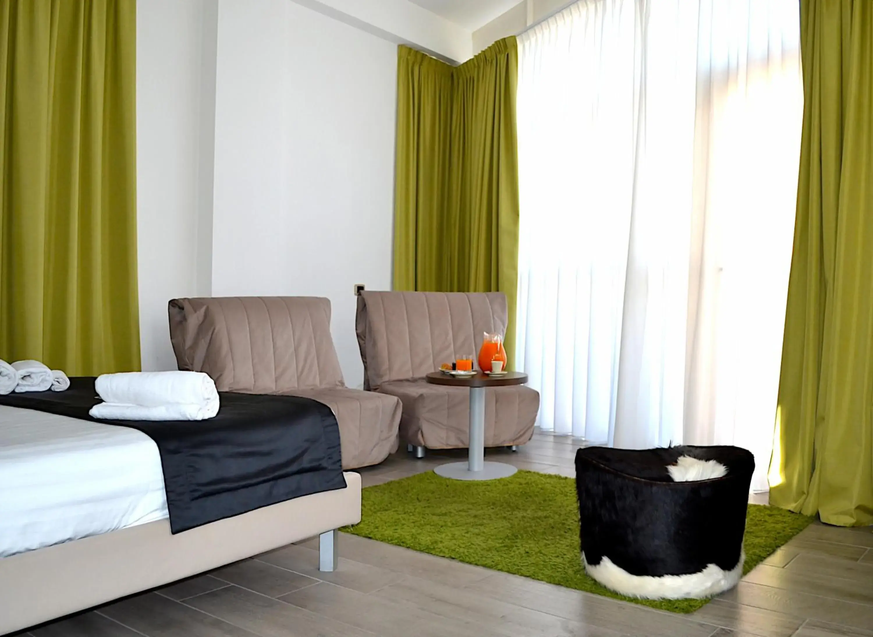 Bedroom, Seating Area in Ecumano Space
