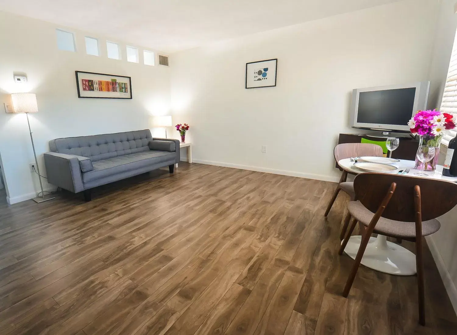 Living room, Seating Area in Regency Inn & Suites Sarasota