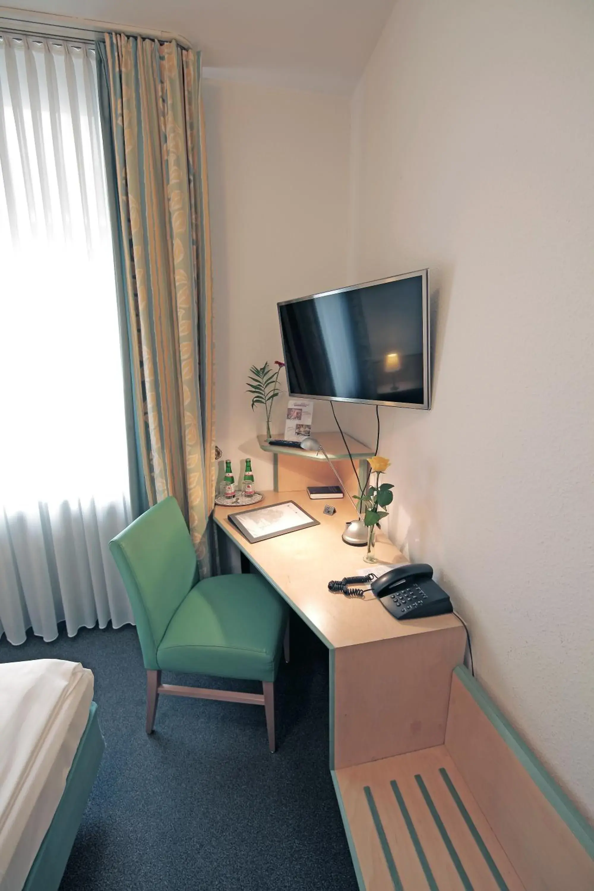 Seating area, TV/Entertainment Center in Hotel am Hofgarten