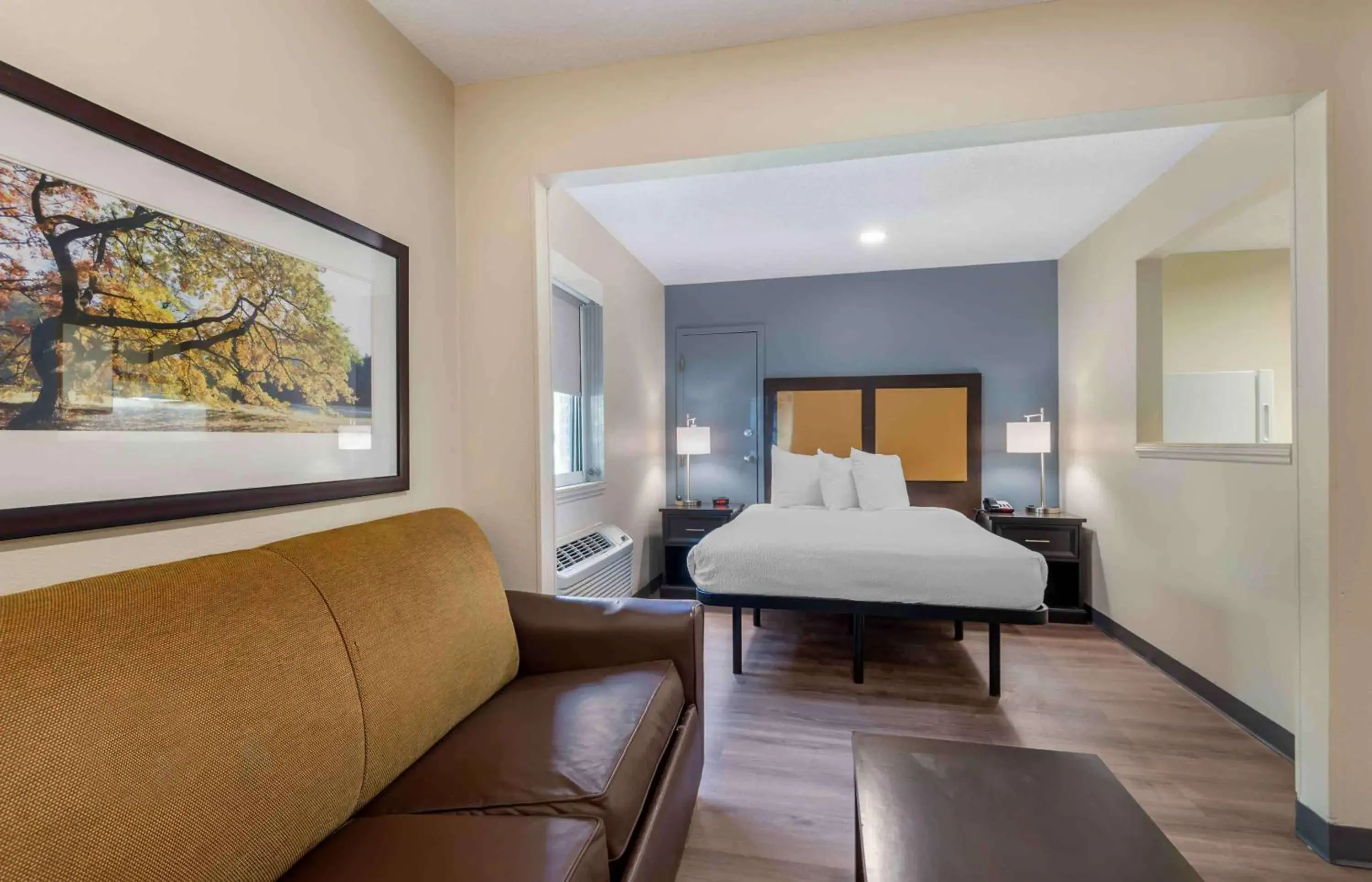 Bedroom in Extended Stay America Select Suites - Charlotte - Tyvola Rd - Executive Park