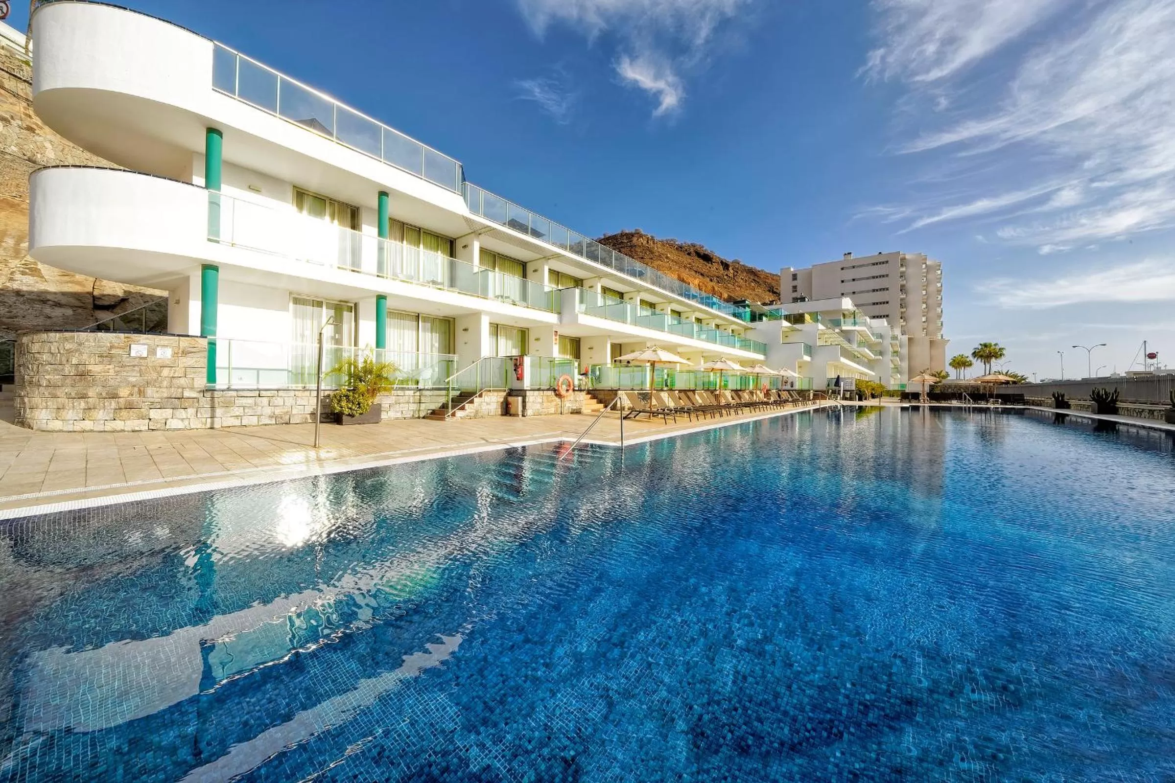 Swimming pool in Morasol Suites