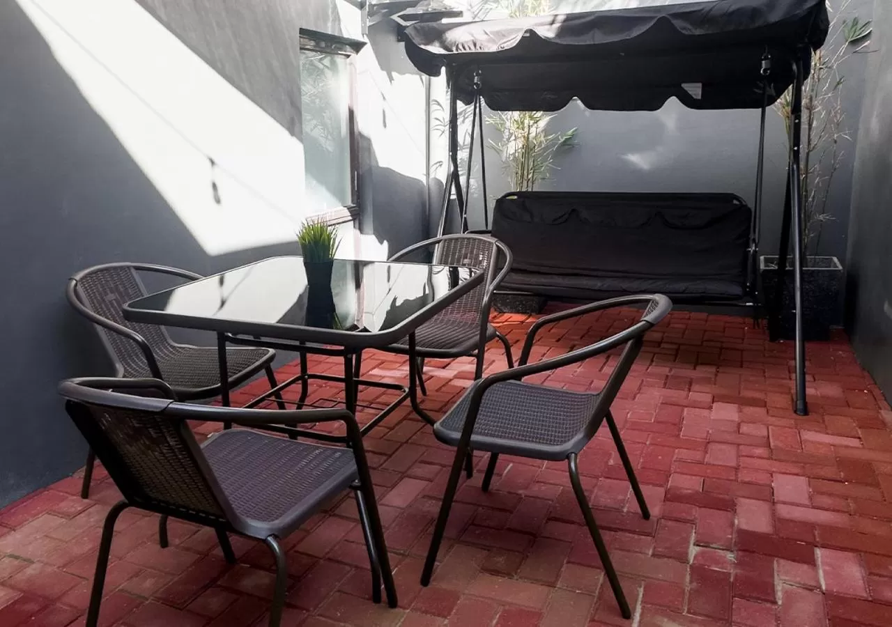 Patio in mySTAY Hotel BGC South