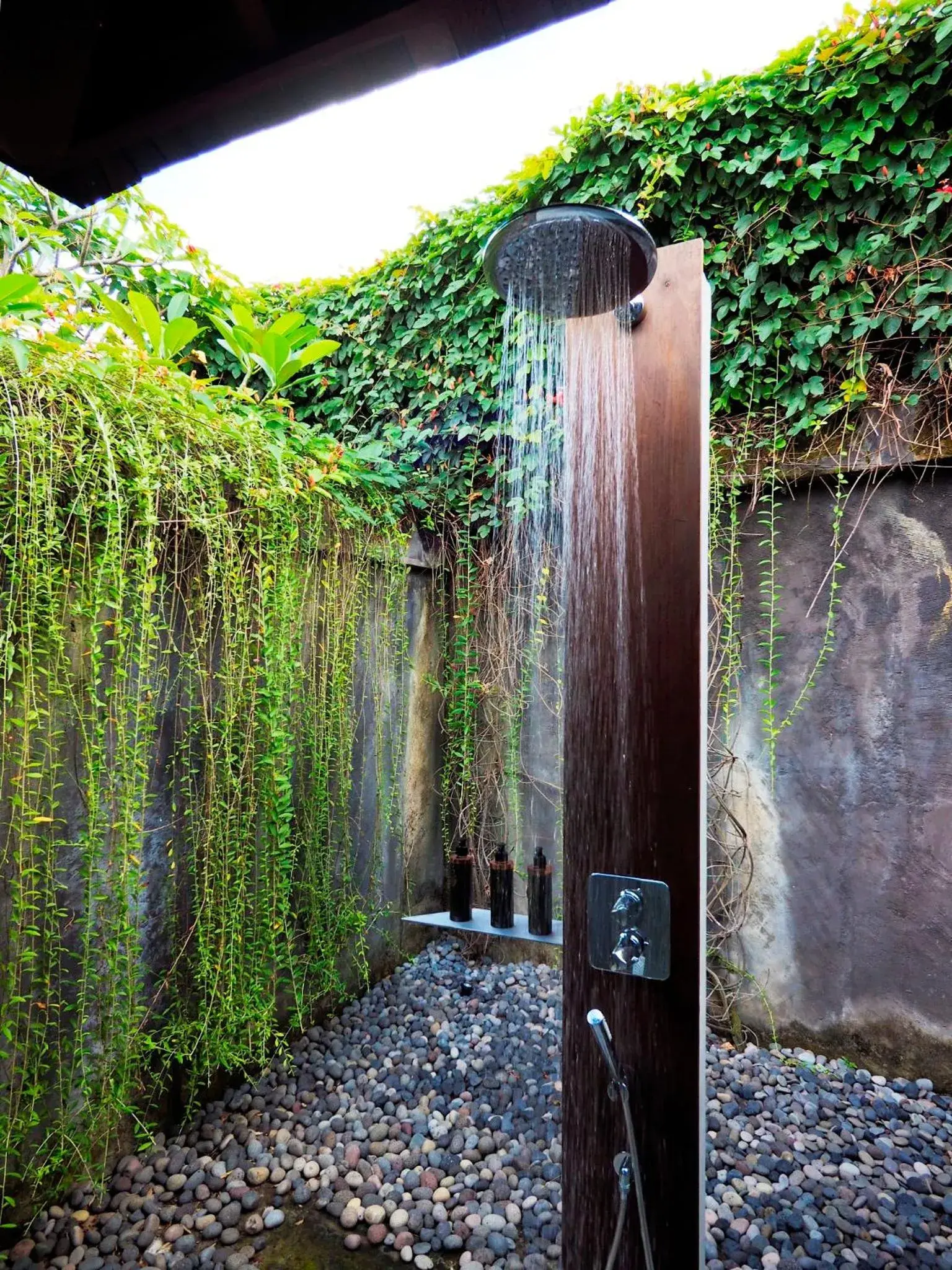 Bathroom, Facade/Entrance in The Santai by LifestyleRetreats