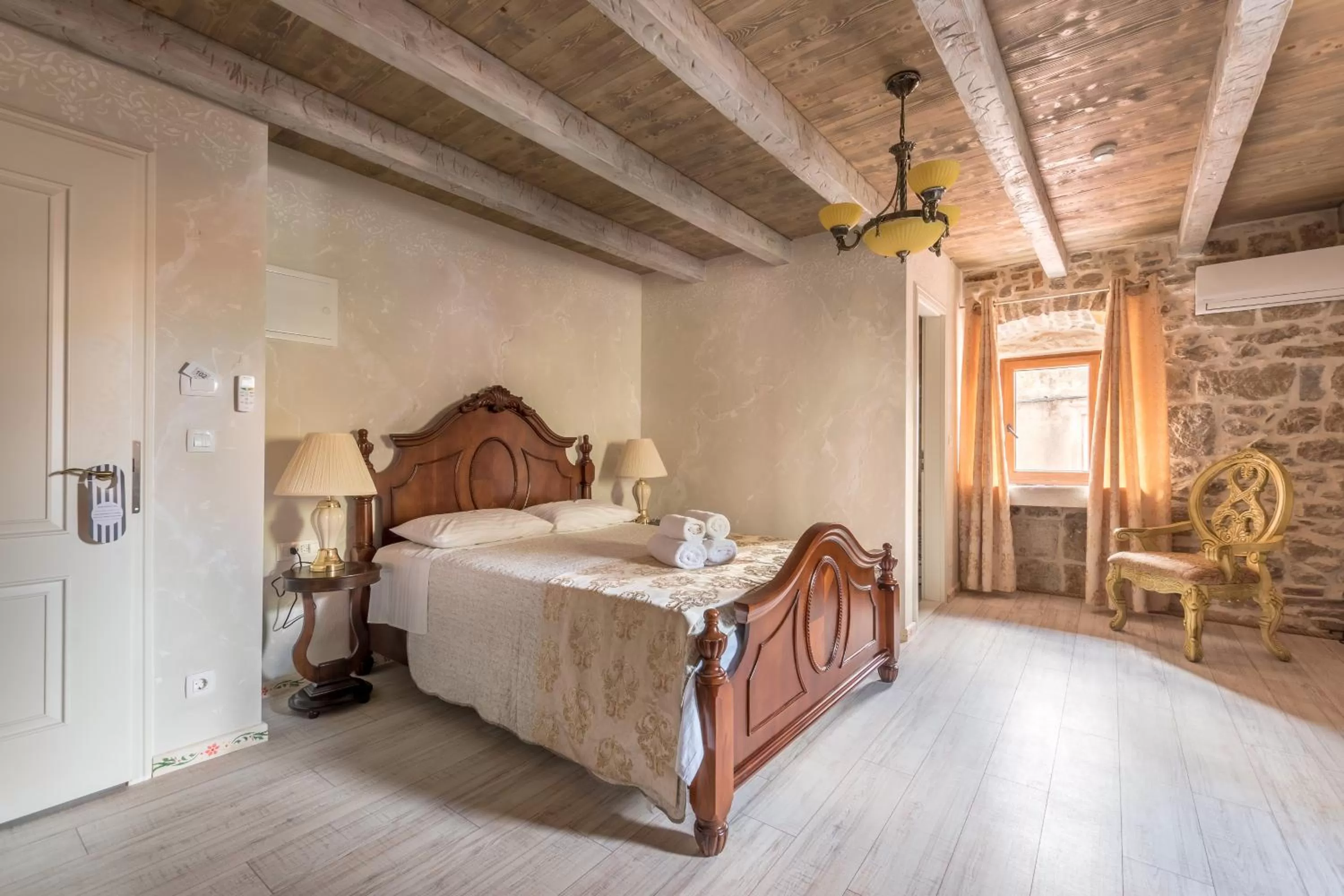 Bed in Heritage Palace Varos - MAG Quaint & Elegant Boutique Hotels