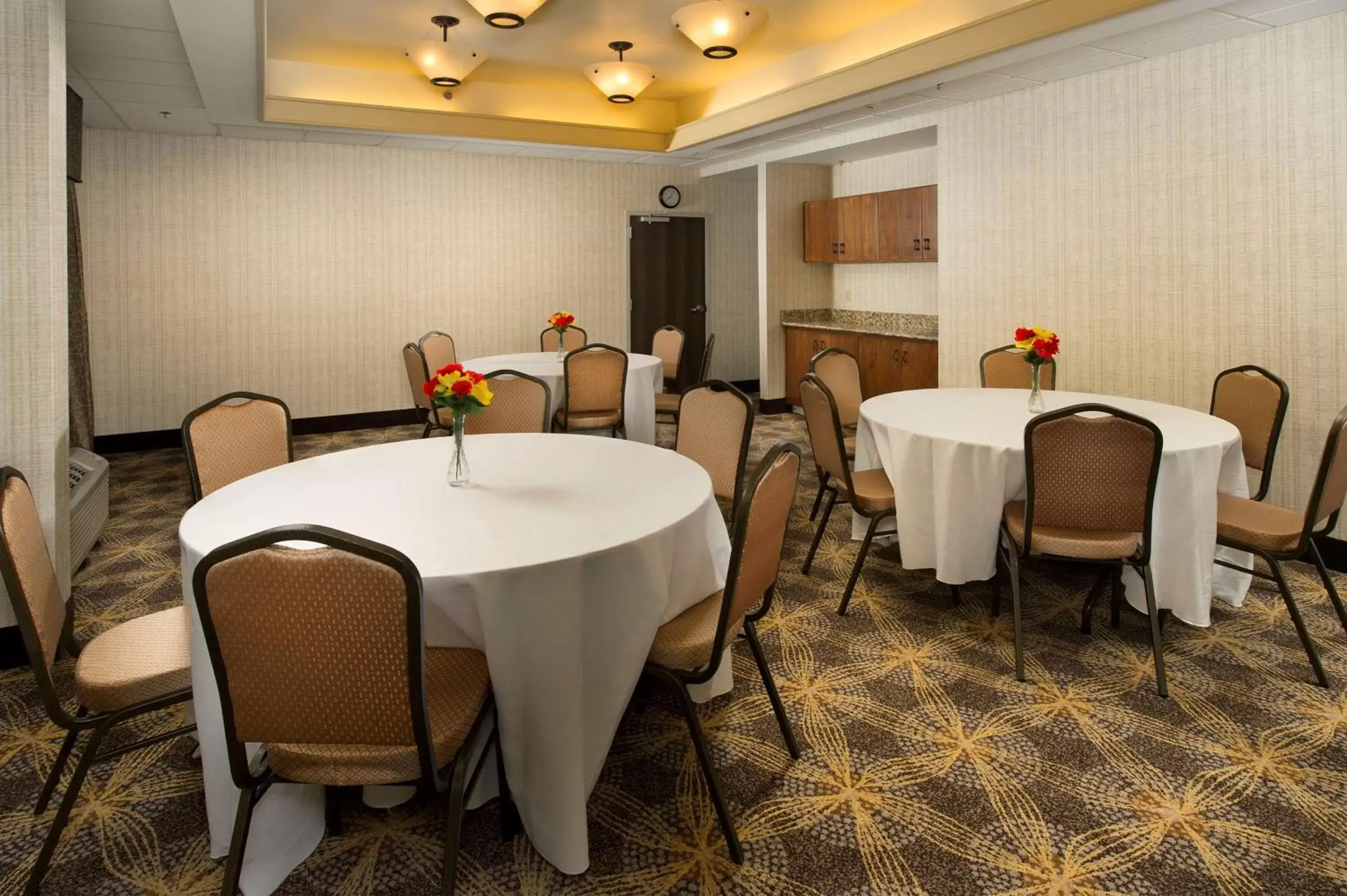 Meeting/conference room in Hampton Inn Rochester Greece