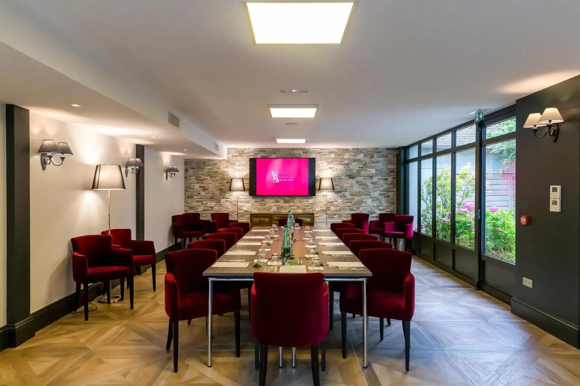 Meeting/conference room, Restaurant/Places to Eat in Villa Augeval Hôtel de charme & Spa