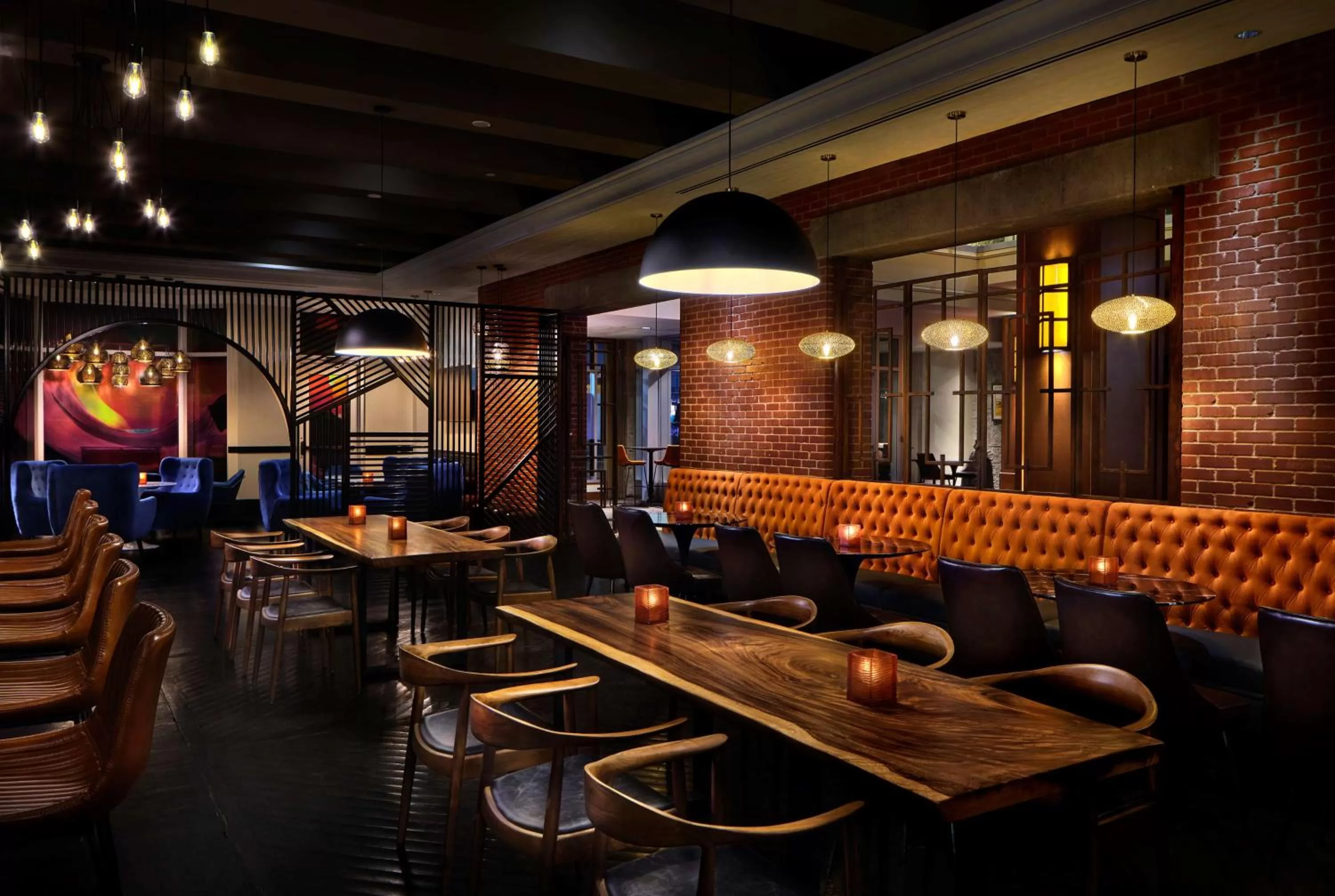 Restaurant/places to eat in Hyatt Regency Calgary