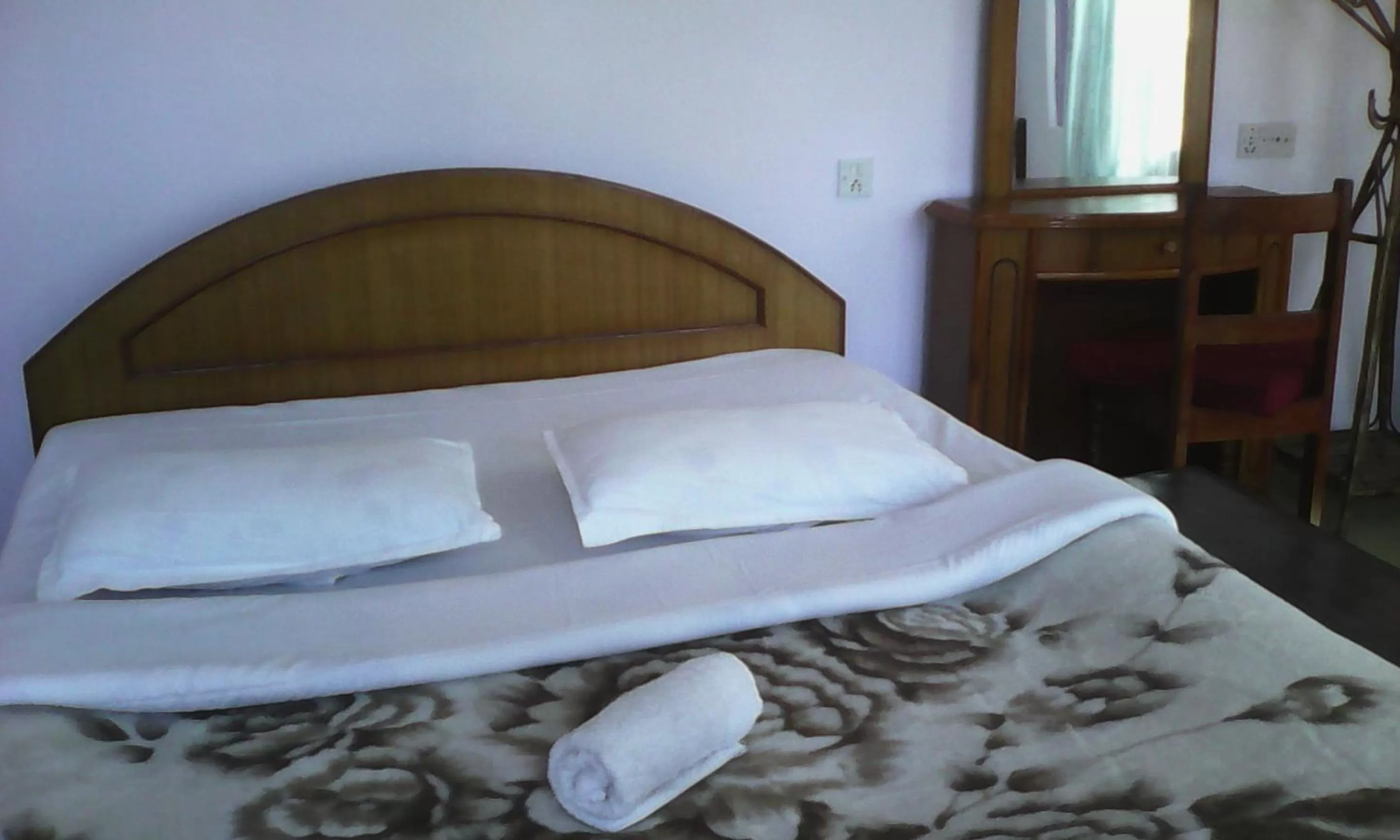 Economy Double Room - single occupancy in Hotel Harmony