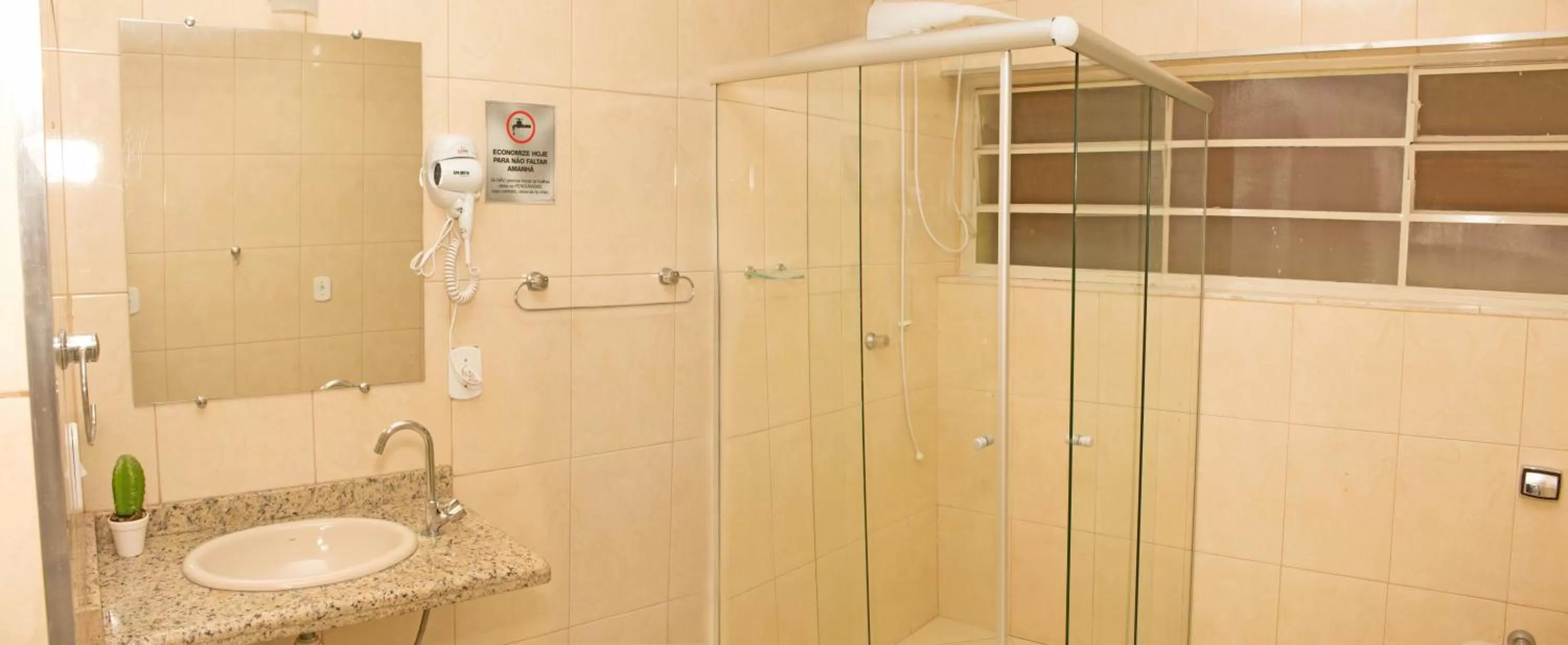 Bathroom in Hotel Garfo de Ouro