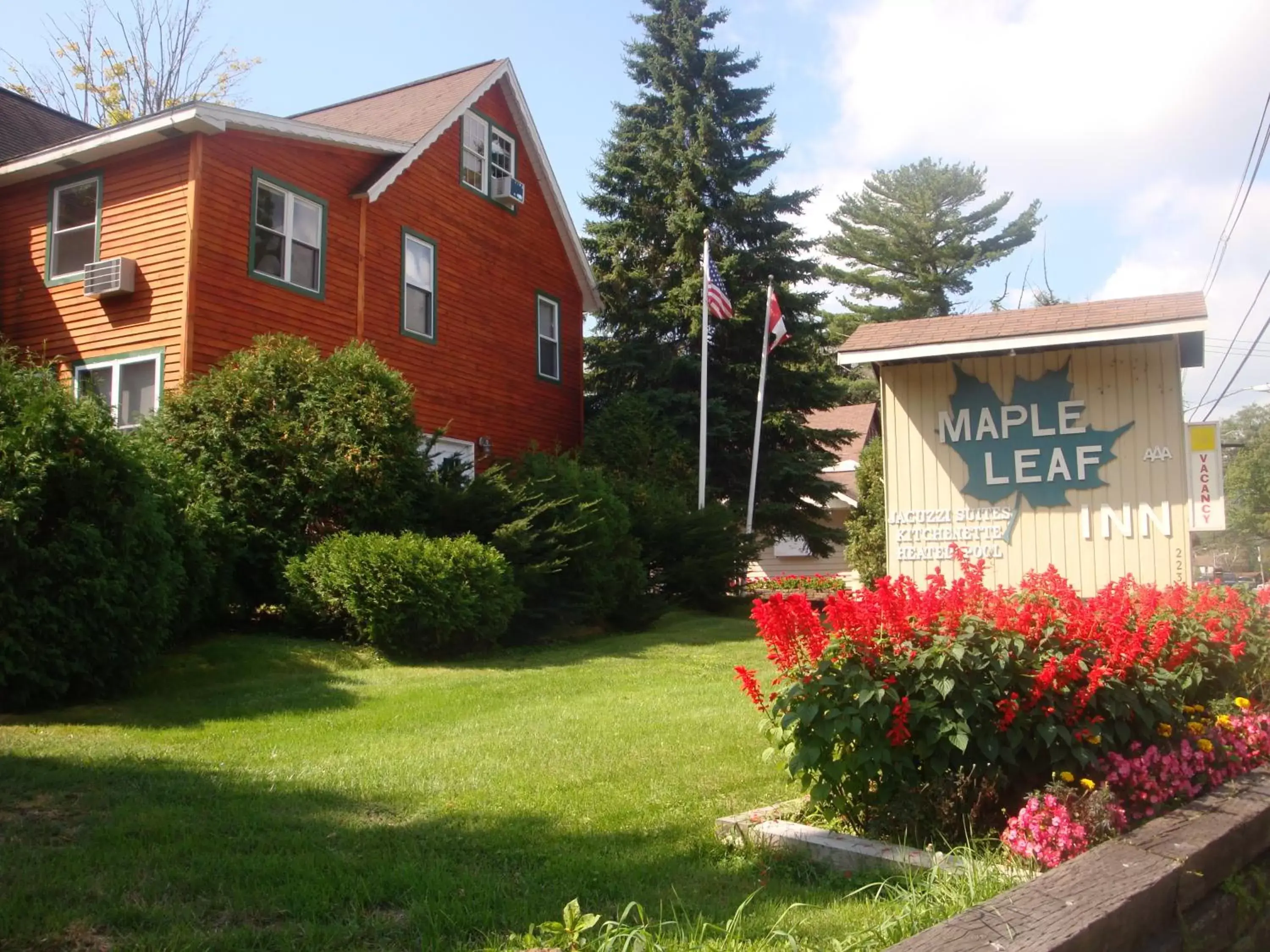 Facade/entrance, Property Building in Maple Leaf Inn Lake Placid