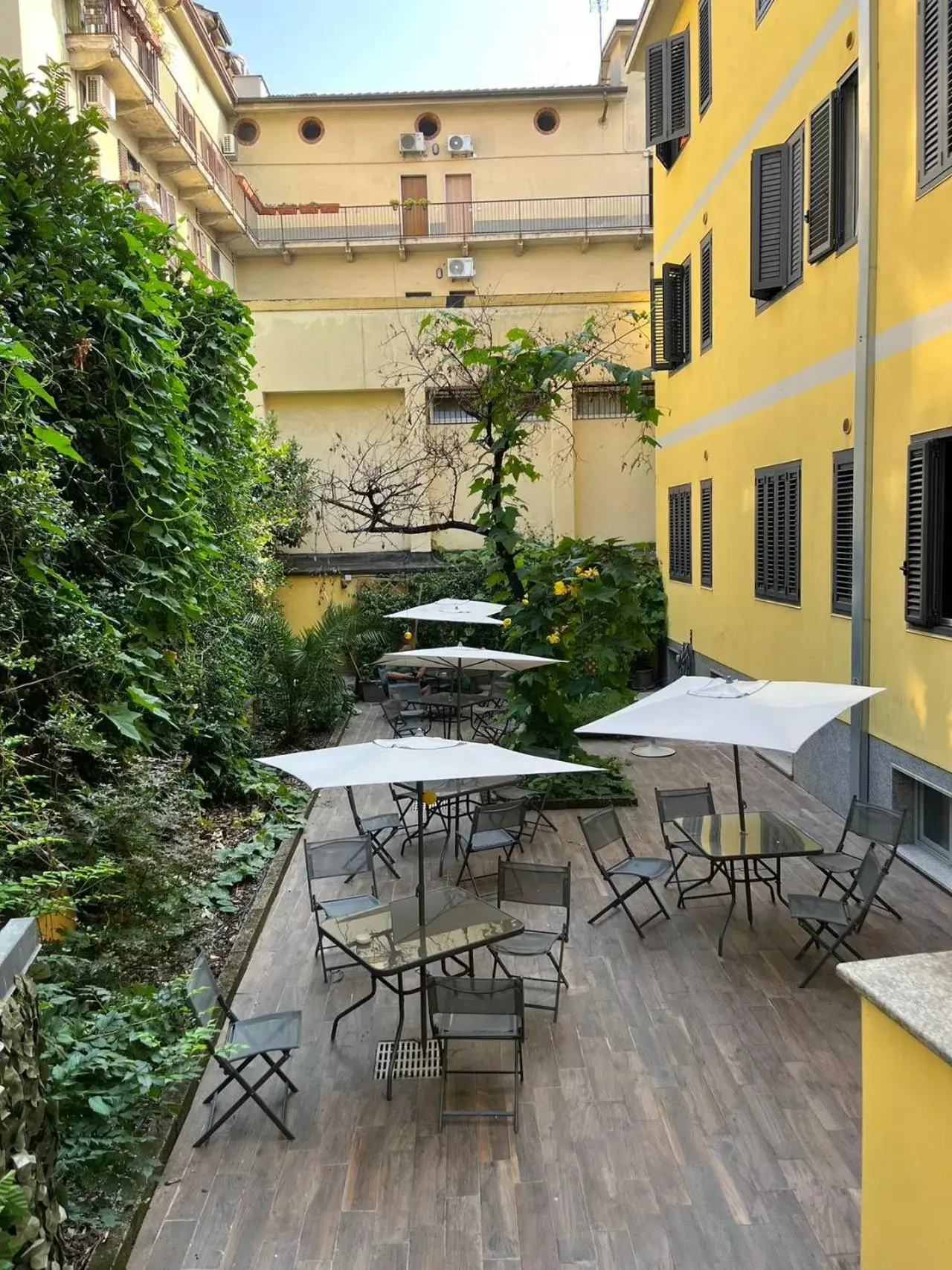 Garden view in Hotel Parma