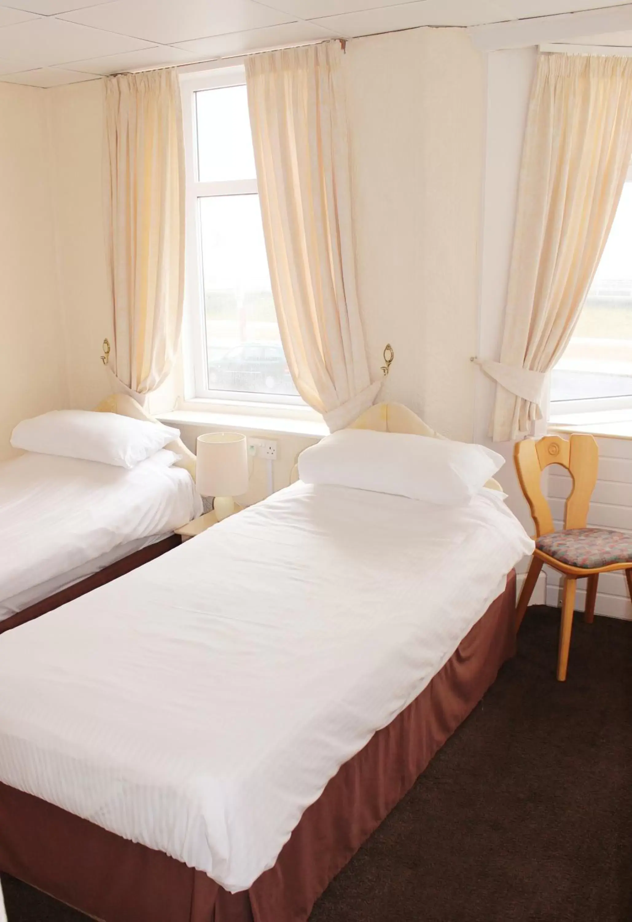 Bedroom, Bed in The Colwyn Hotel - near Pleasure Beach