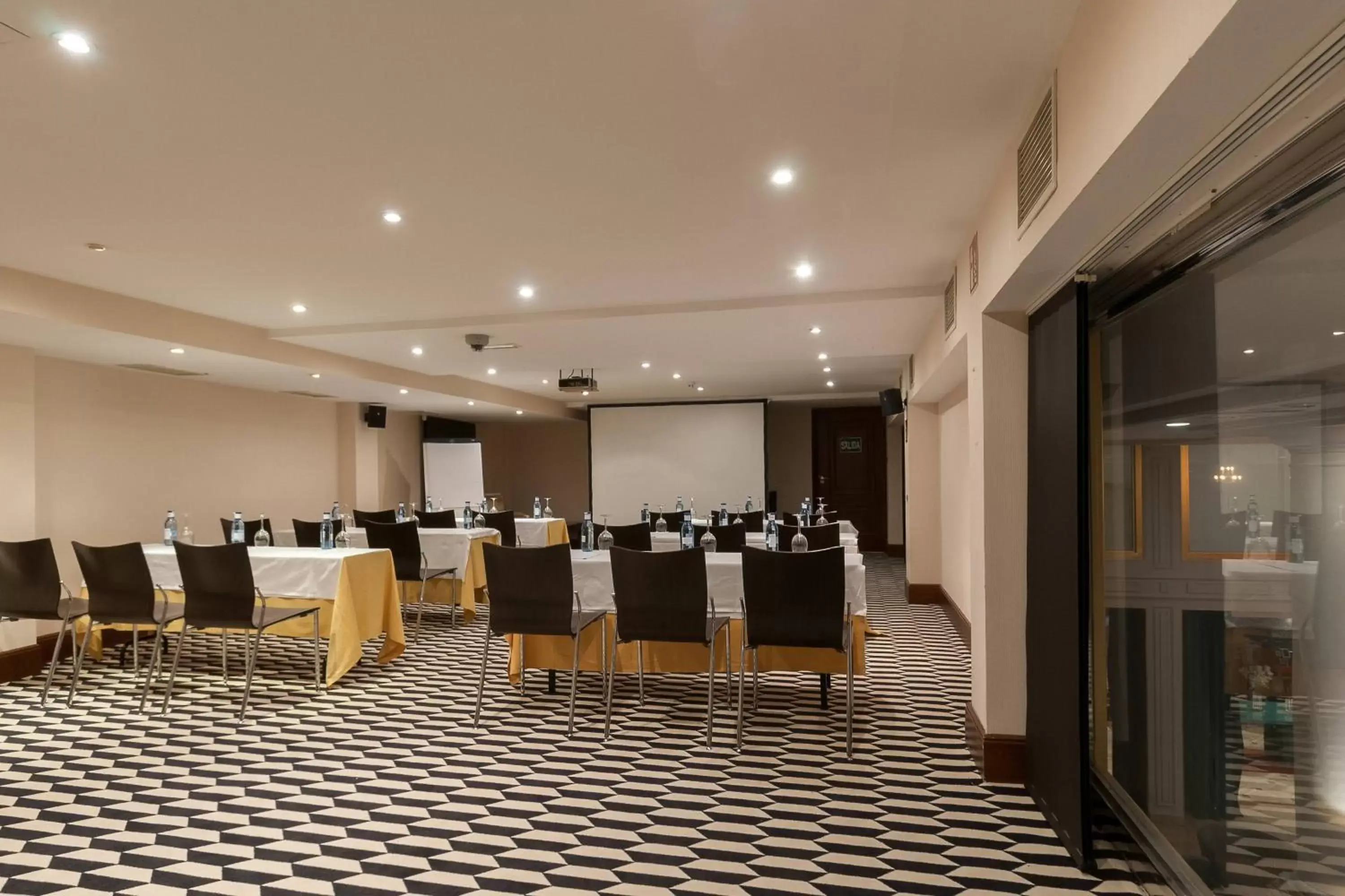 Meeting/conference room in Eugenia de Montijo, Autograph Collection