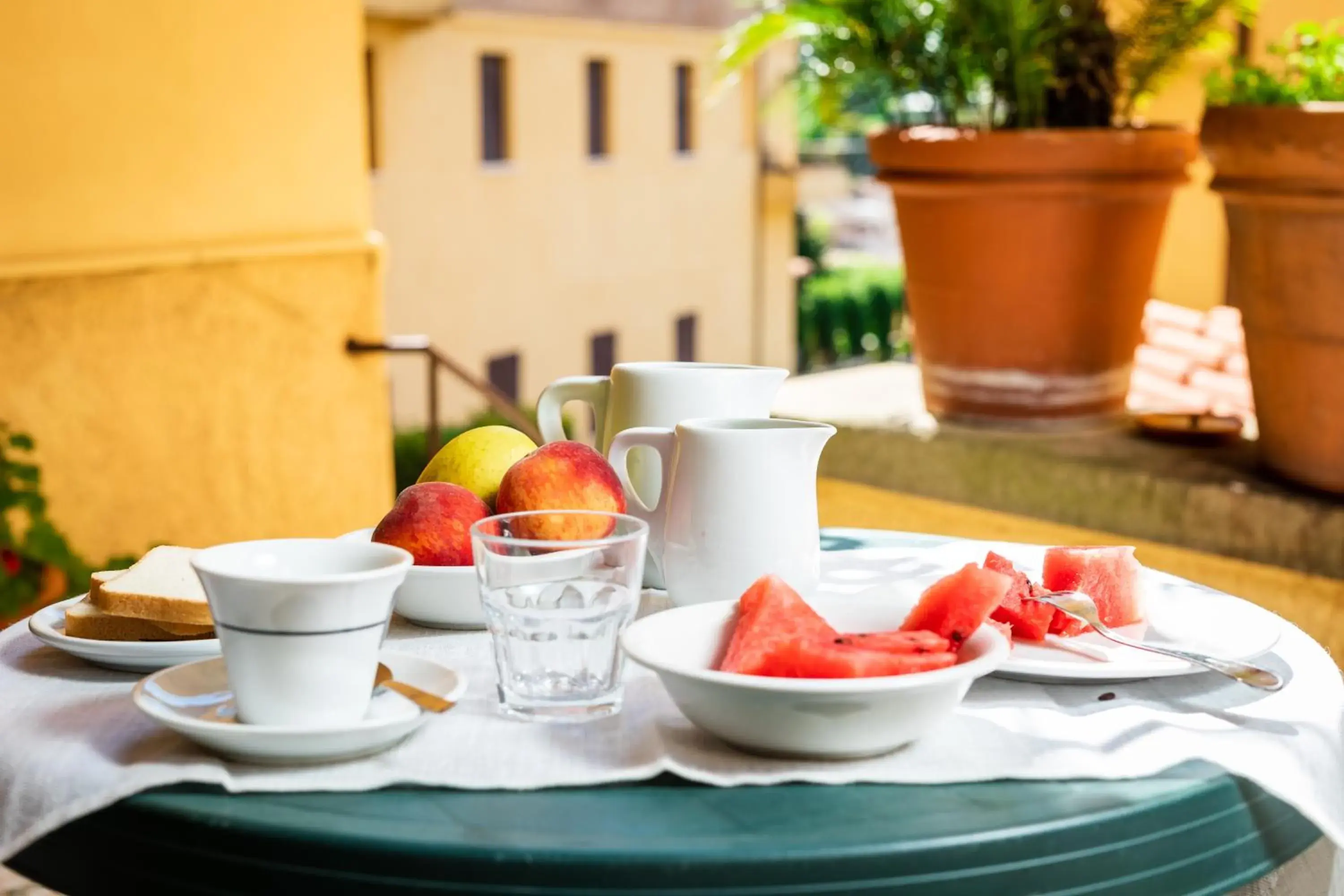 Patio, Breakfast in Hotel Minerva