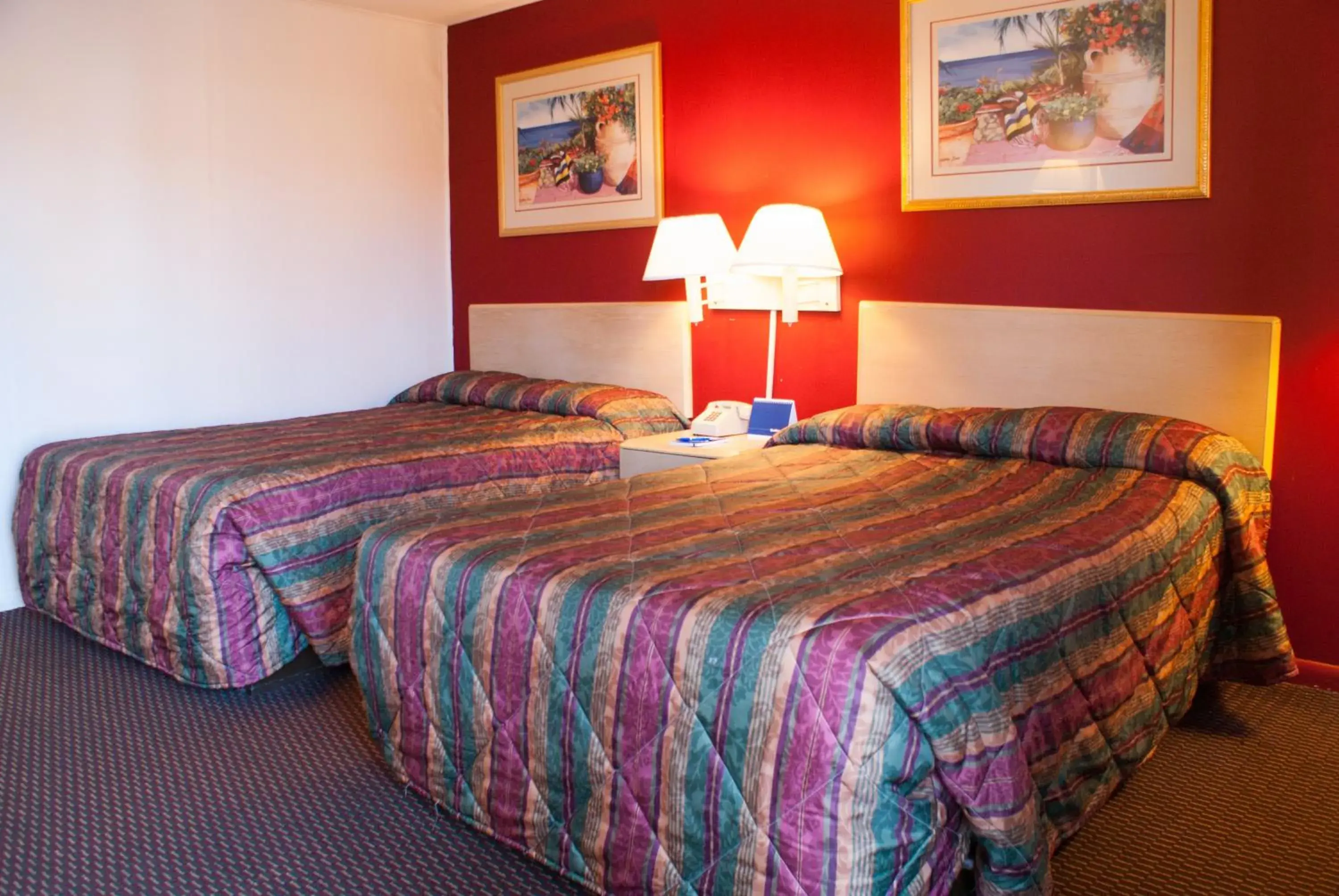 Bed in Scottish Inn Downtown Jacksonville Bed in Scottish Inn Downtown Jacksonville