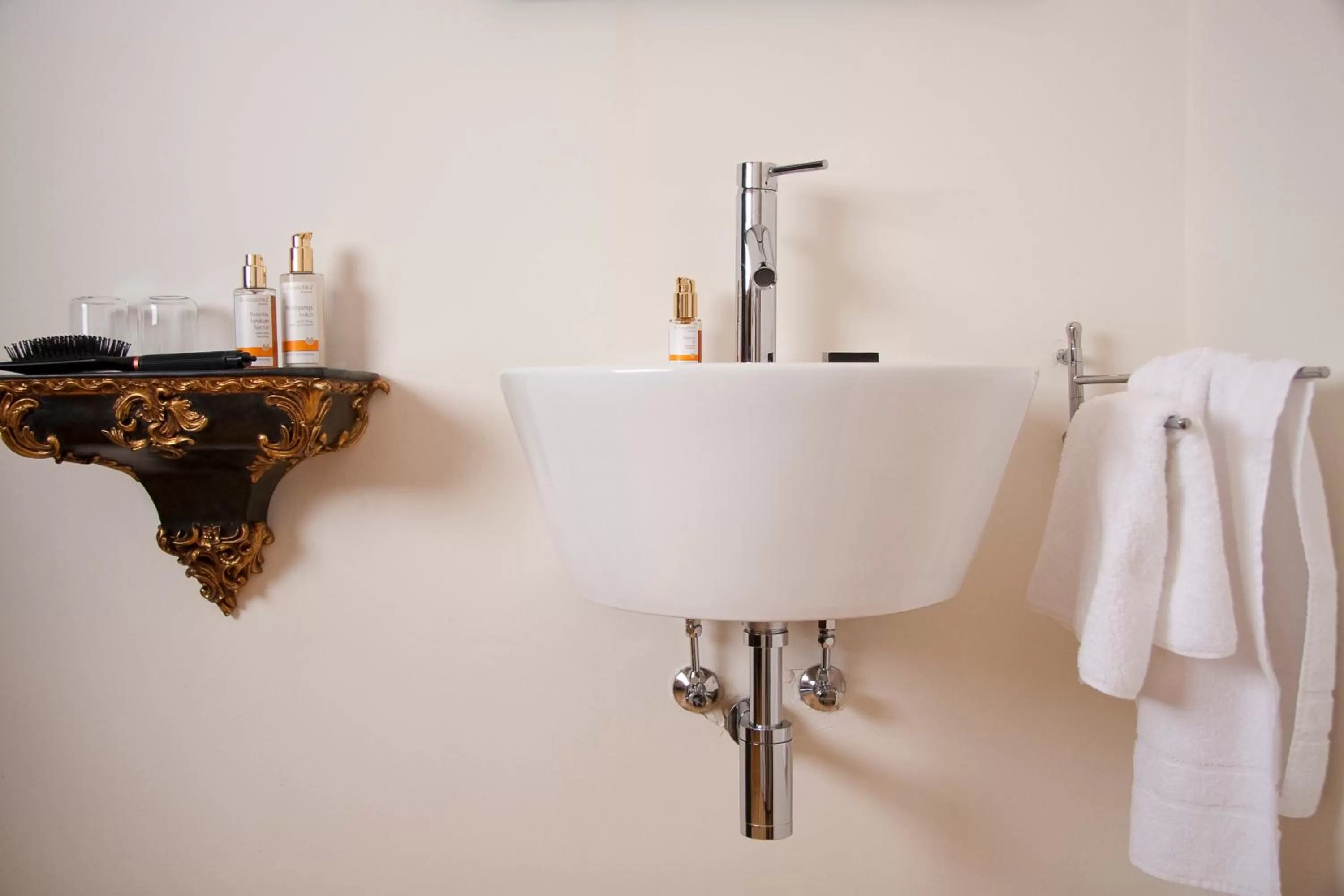 Bathroom in das HOTEL in München