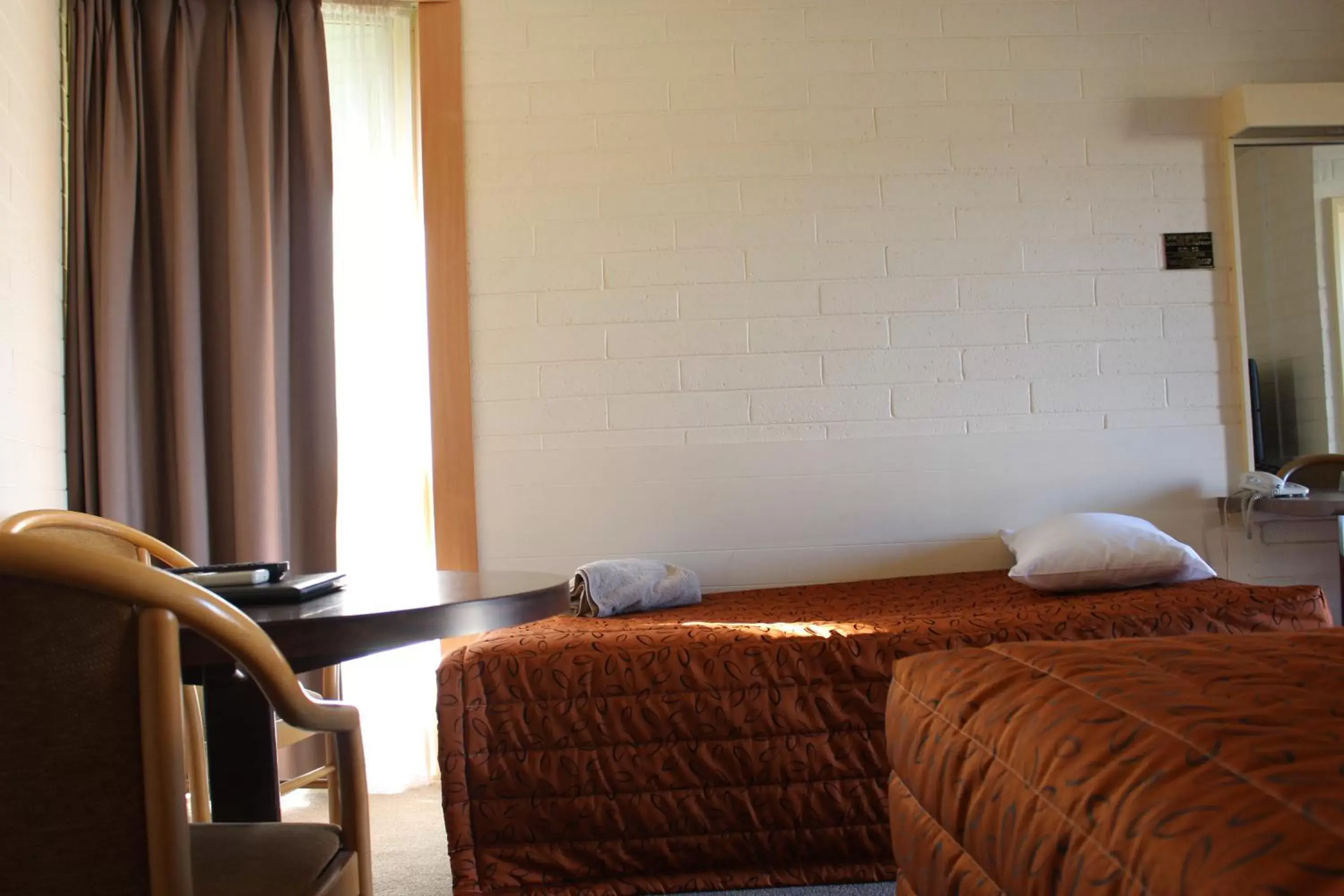 Bed, Room Photo in Cobram Colonial Motor Inn
