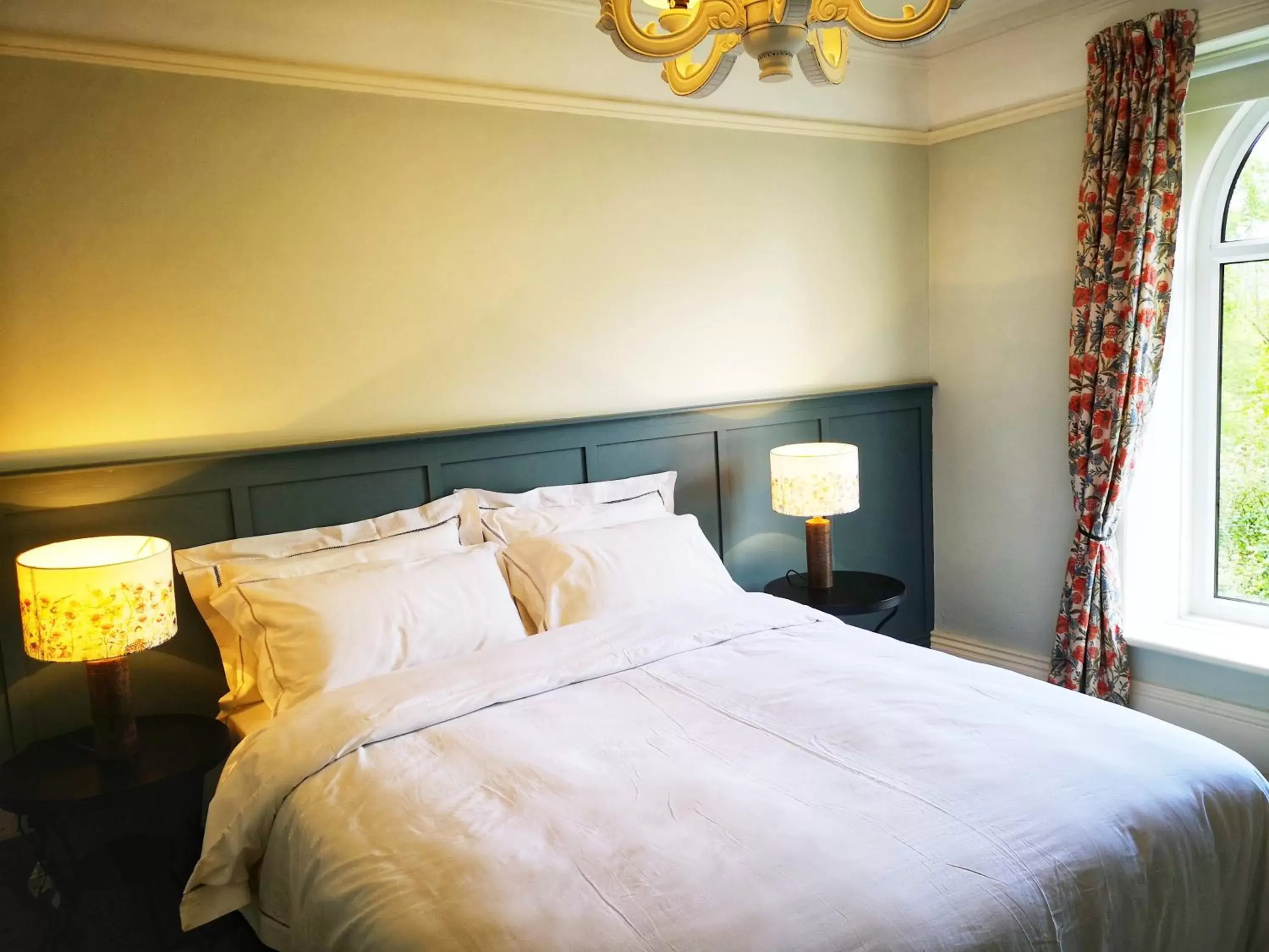 Deluxe King Room in Kell House Bed & Breakfast Deluxe King Room in Kell House Bed & Breakfast