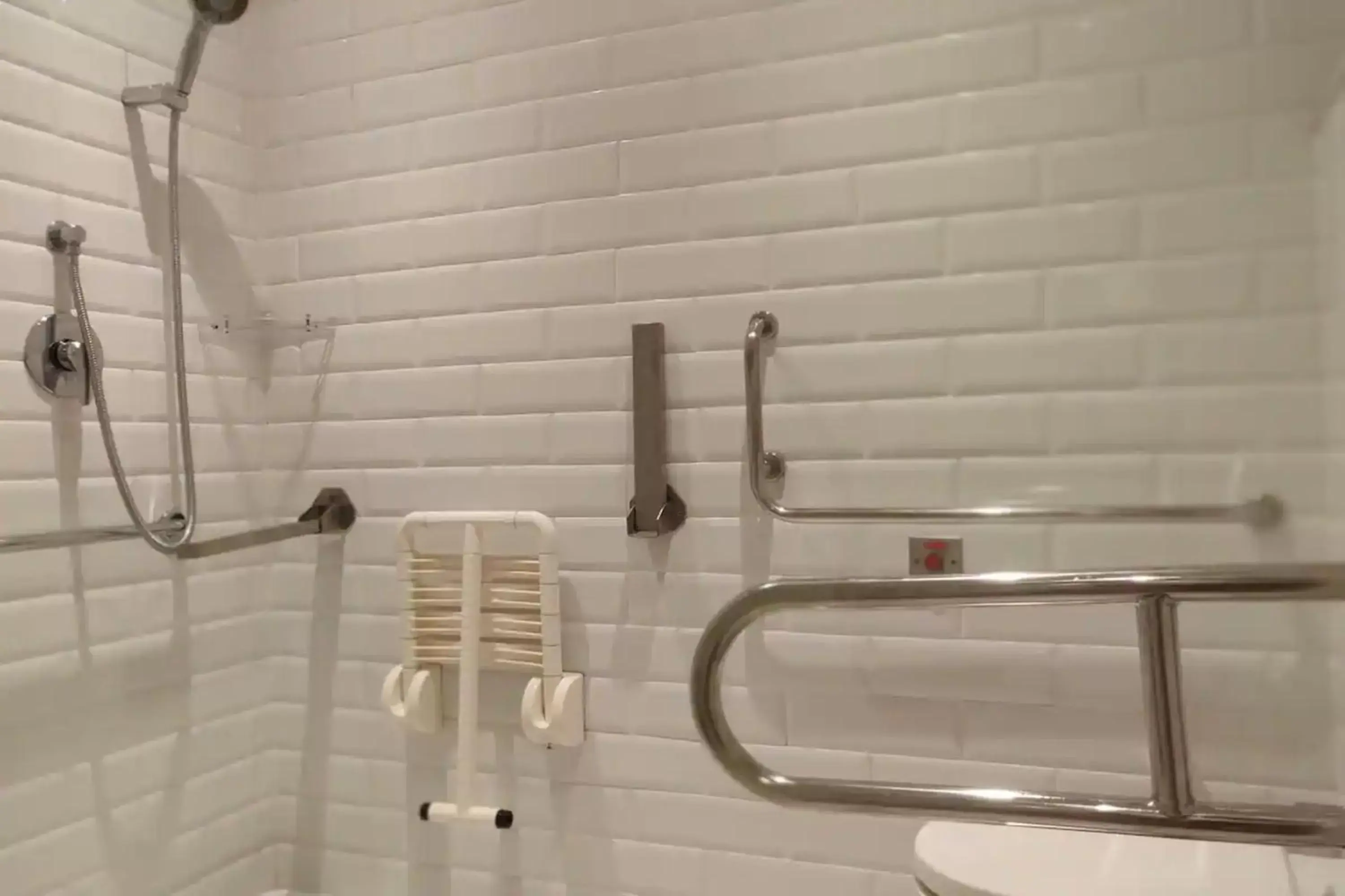 Bathroom in Holiday Inn Express Ahmedabad Prahlad Nagar by IHG Bathroom in Holiday Inn Express Ahmedabad Prahlad Nagar by IHG