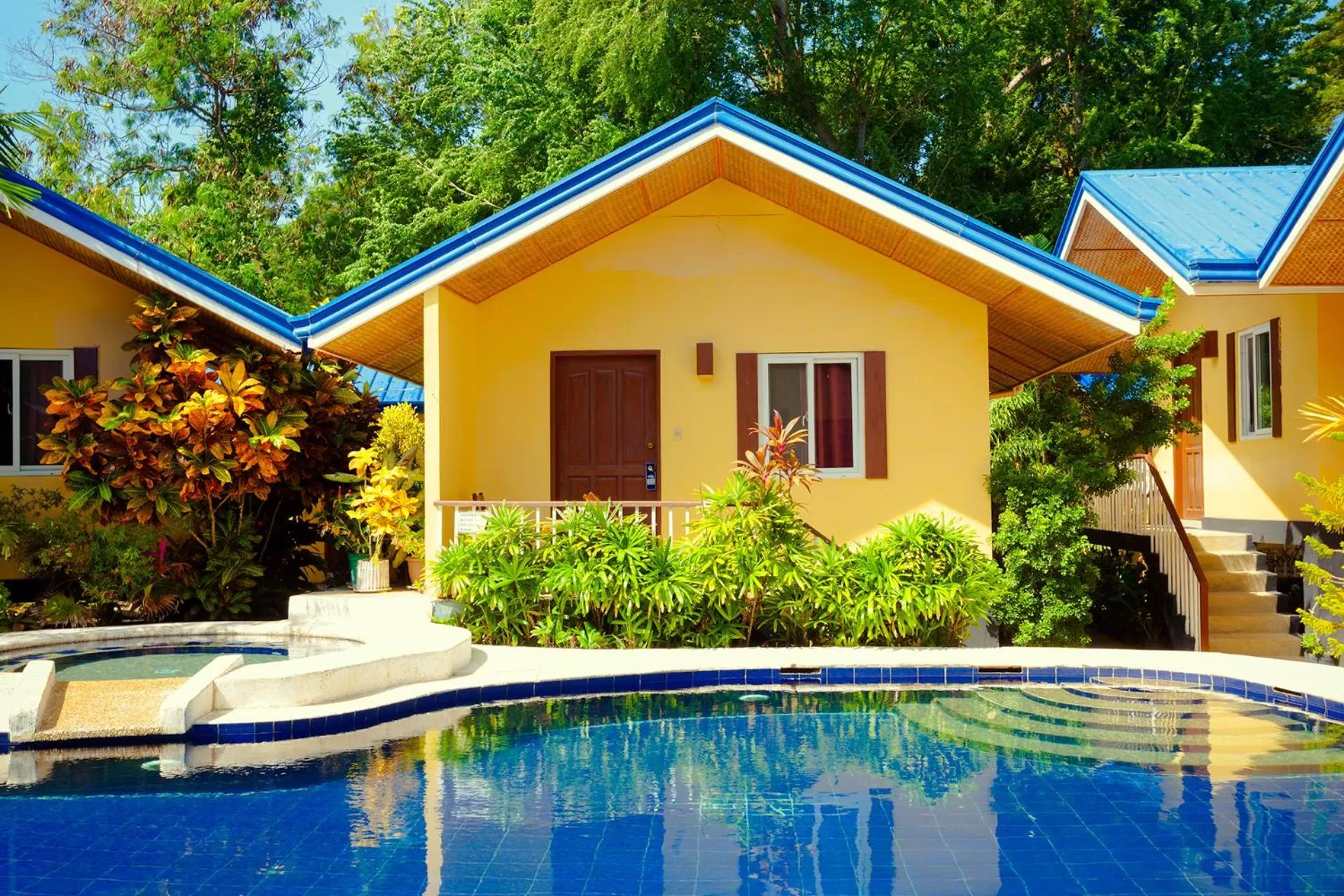 Property building in Blue Lagoon Inn & Suites