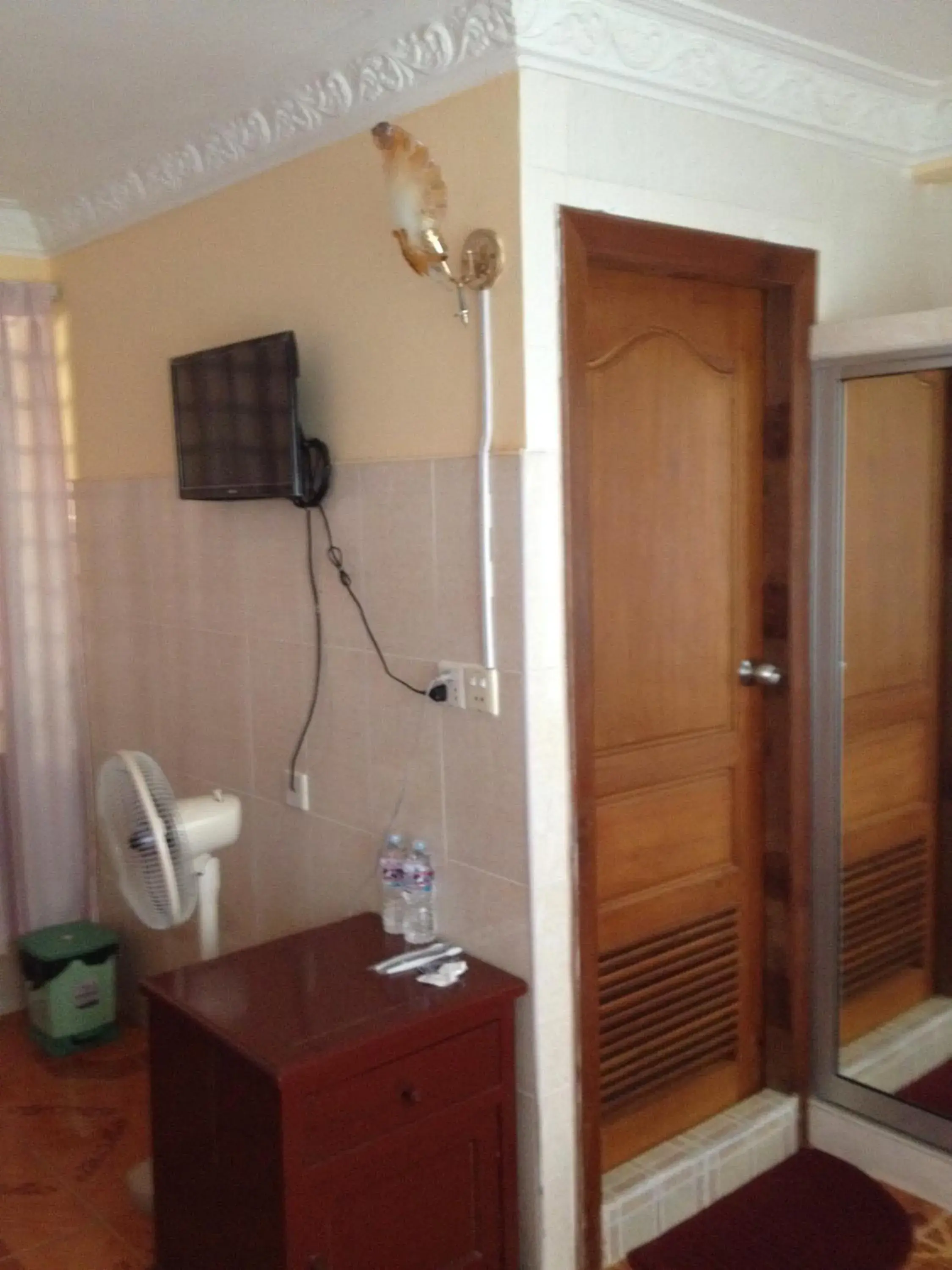 TV and multimedia, Bathroom in 139 Guest House