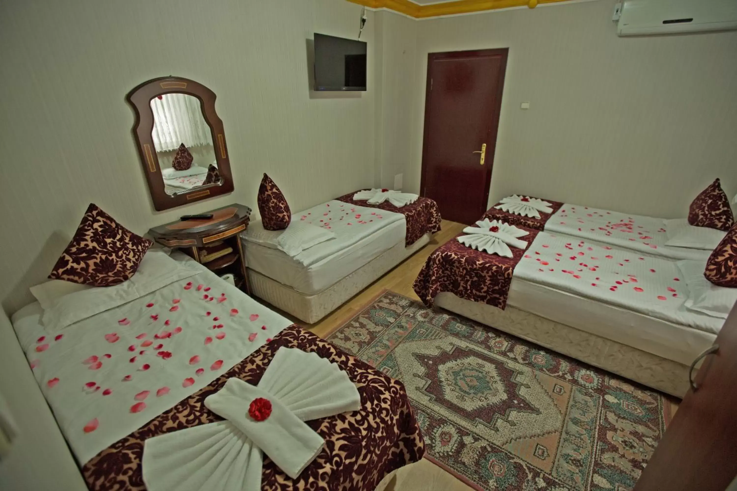 Quadruple Room in Sirkeci Emek Hotel