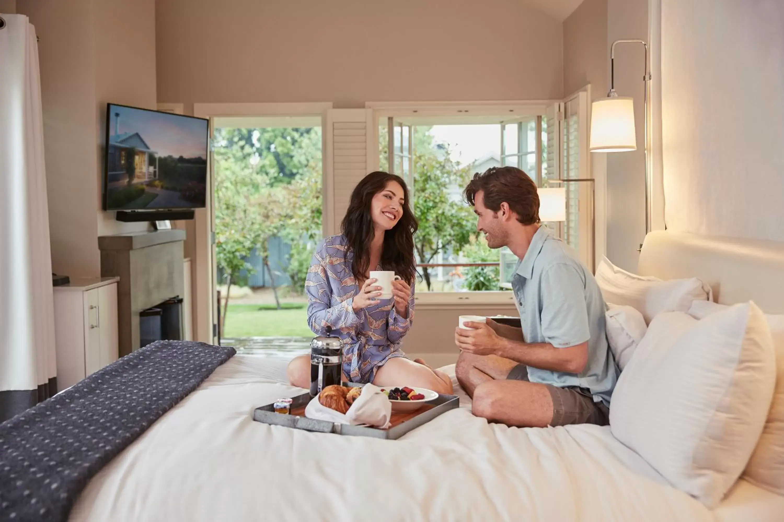 TV and multimedia in Carneros Resort and Spa