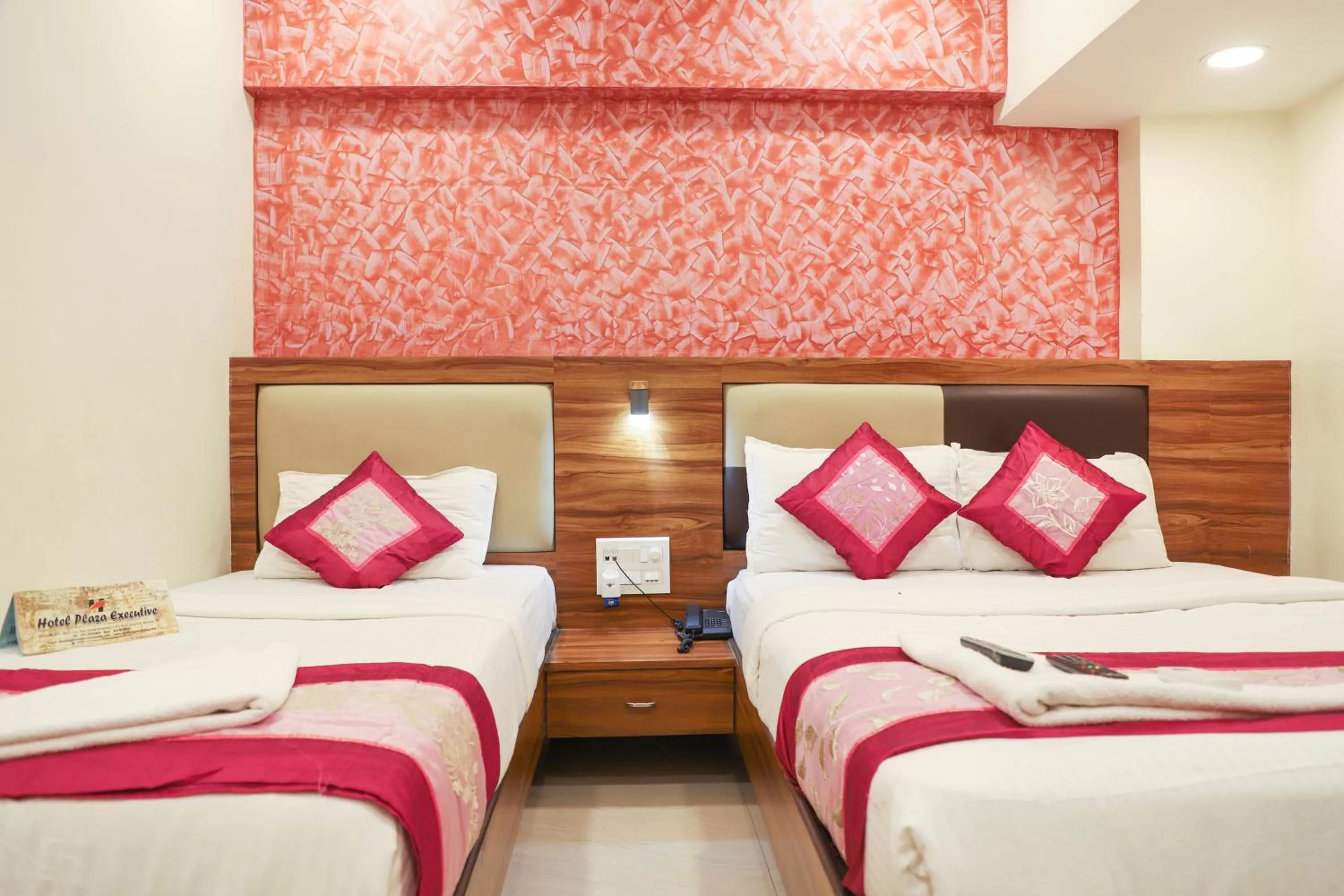 Bed in Hotel Plaza Executive - near BKC