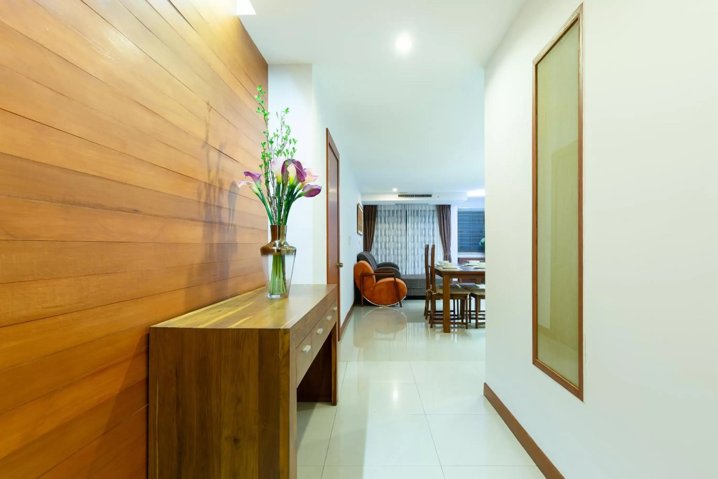 Area and facilities in Lasalle Suites Hotel & Residence