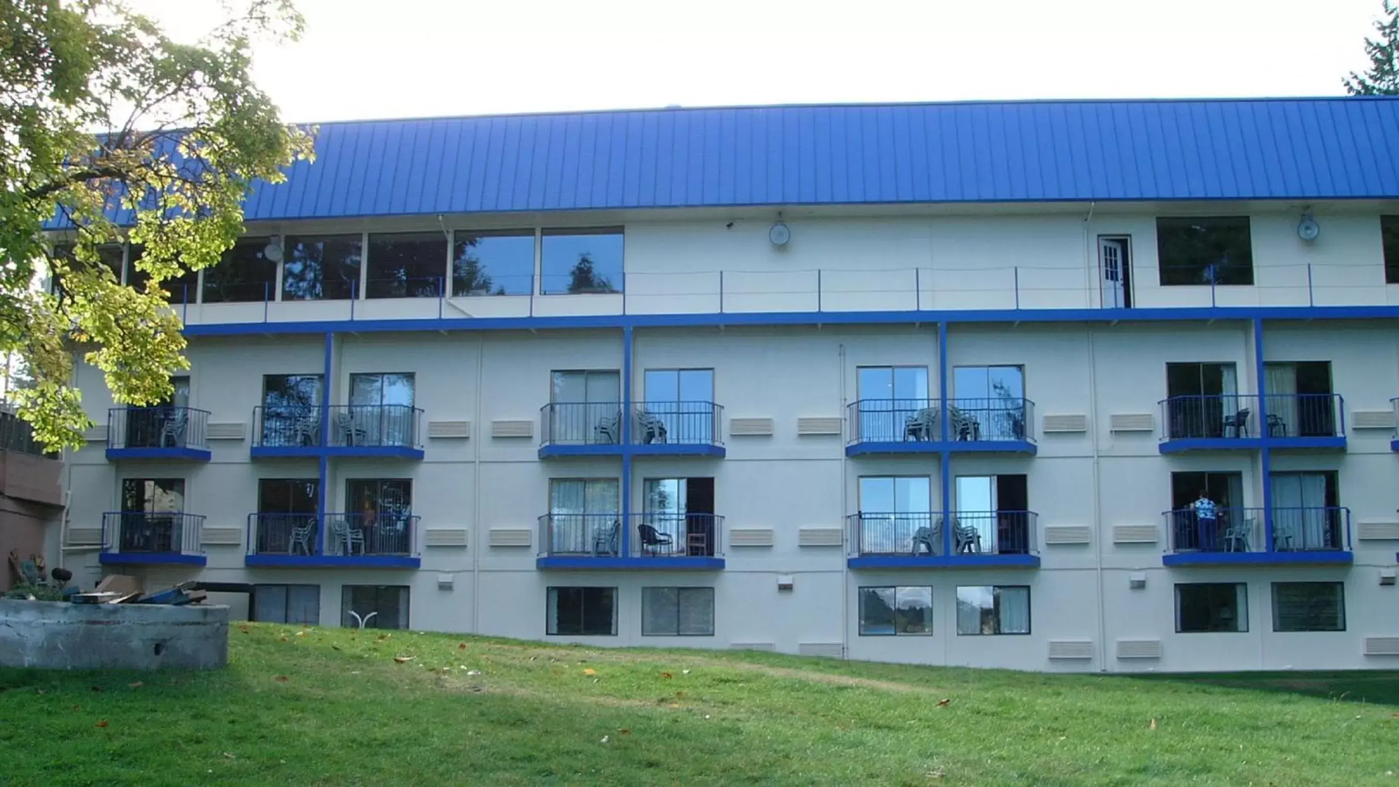 Facade/entrance, Property Building in Oyster Bay Inn & Suites