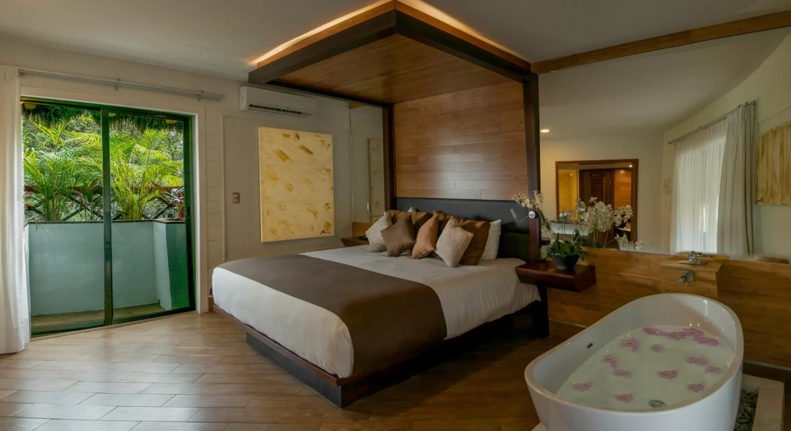 Master Suite with Buffet Breakfast and Spa Access in Magic Blue Spa Boutique Hotel Adults Only