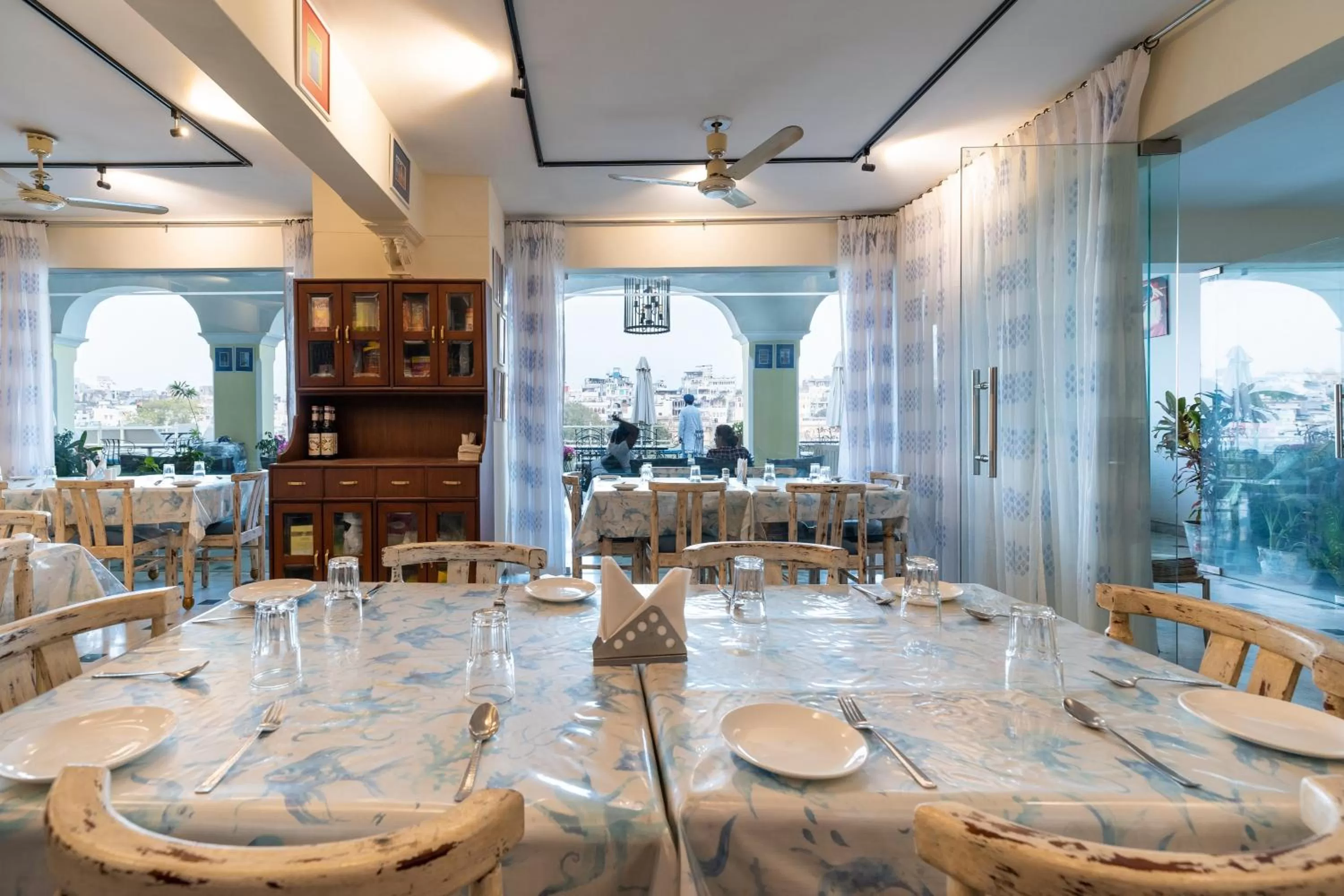 Restaurant/places to eat in Sarovar - Lake Facing Boutique Hotel On Lake Pichola