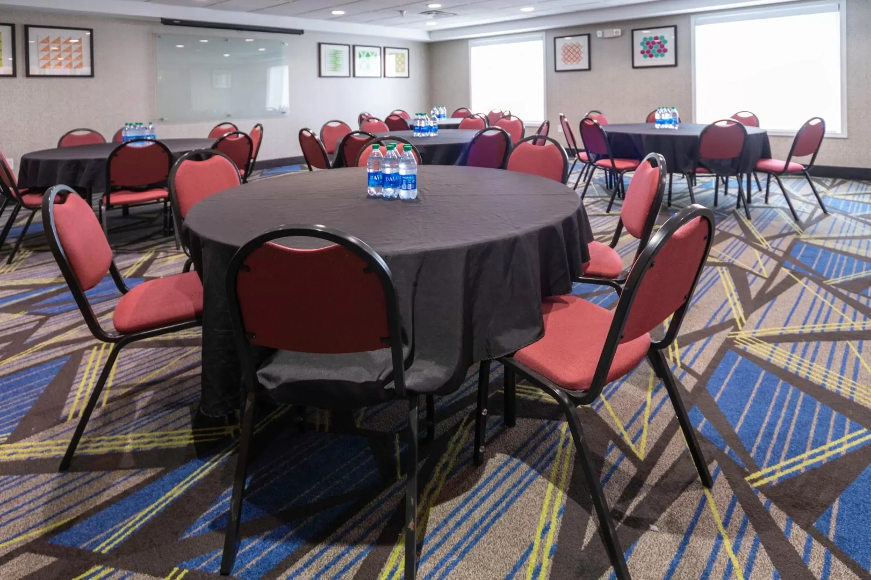 Meeting/conference room, Restaurant/Places to Eat in Holiday Inn Express Rochelle, an IHG Hotel