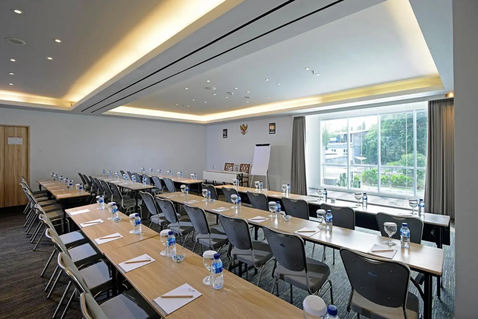 Meeting/conference room in La Lisa Hotel Surabaya