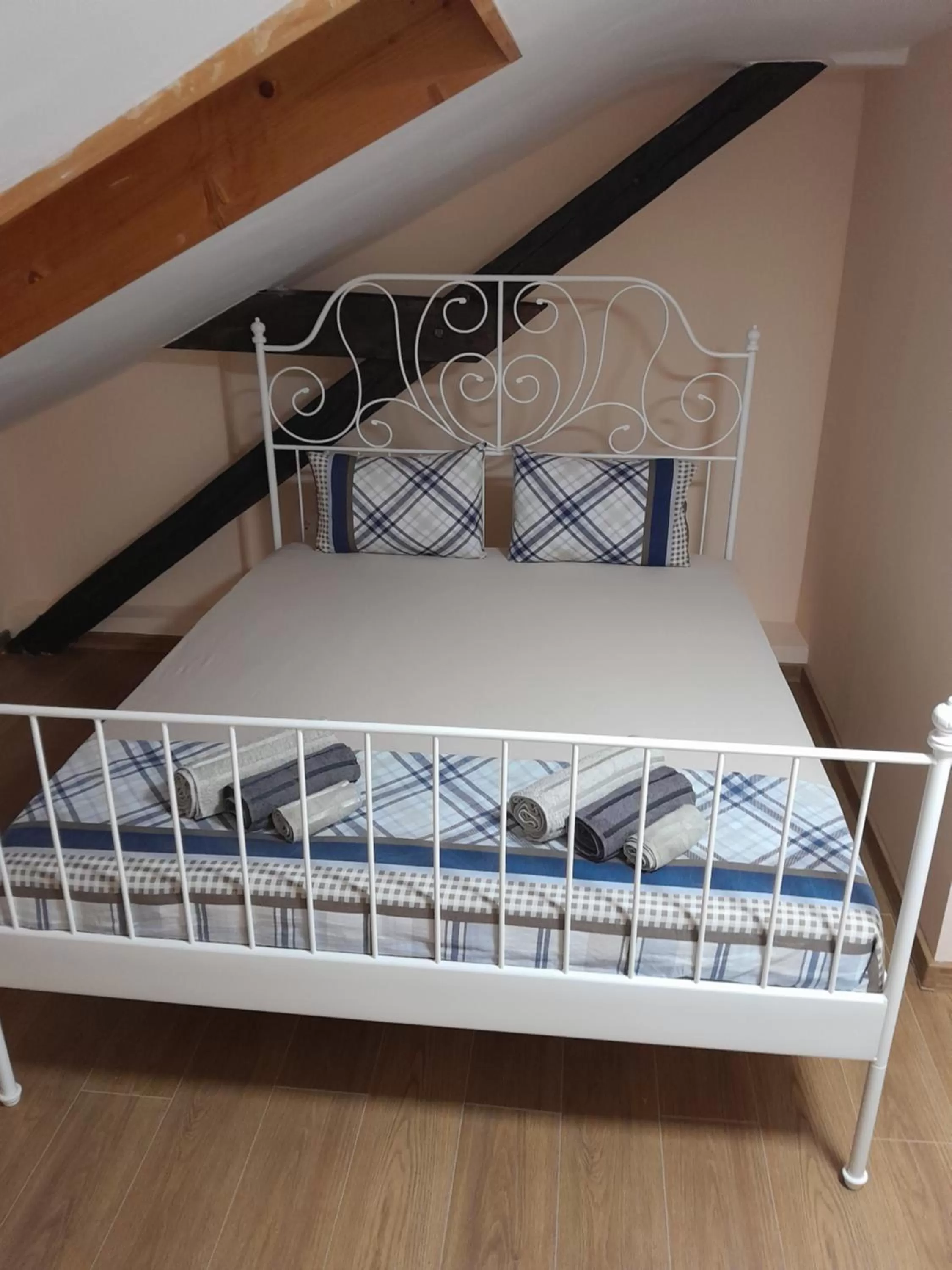 Bed in HANCHO SevenUps - KAPANA Plovdiv Center