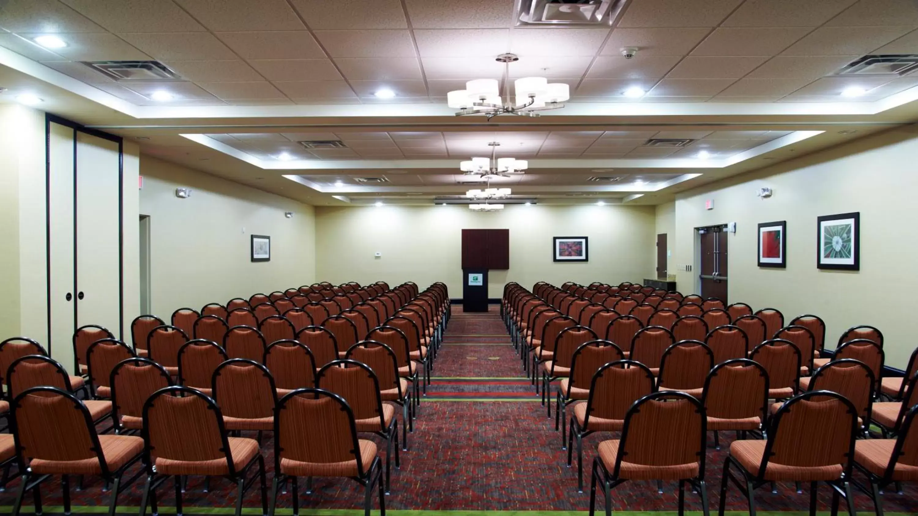 Meeting/conference room in Holiday Inn Birmingham - Hoover, an IHG Hotel