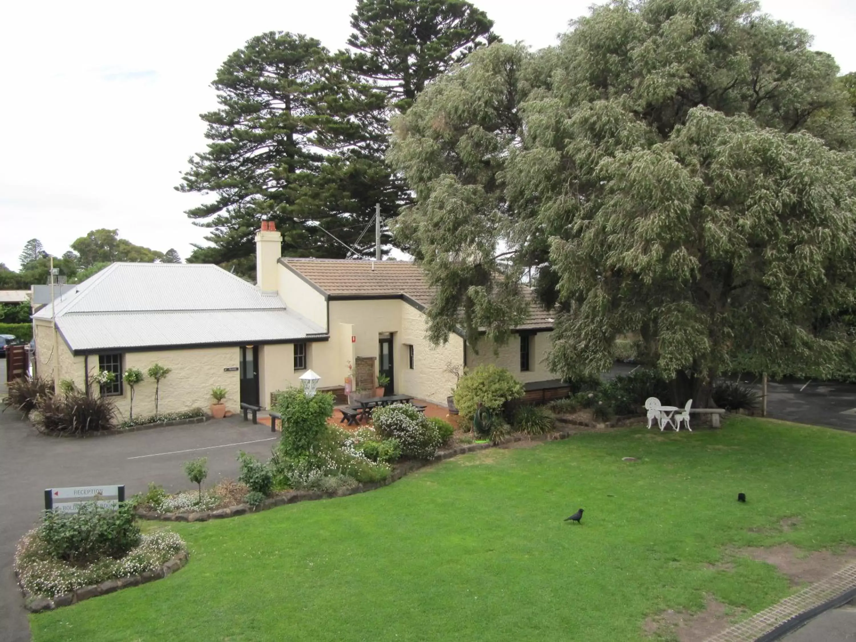 Garden view, Property Building in Seacombe House Motor Inn Port Fairy