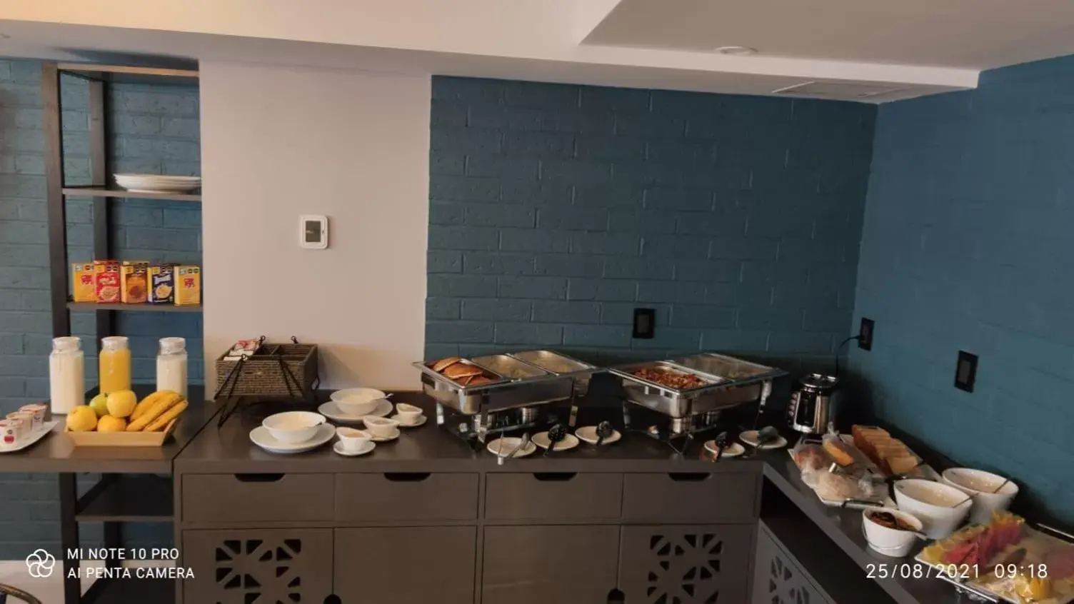 Buffet breakfast, Kitchen/Kitchenette in Hotel Flamencos