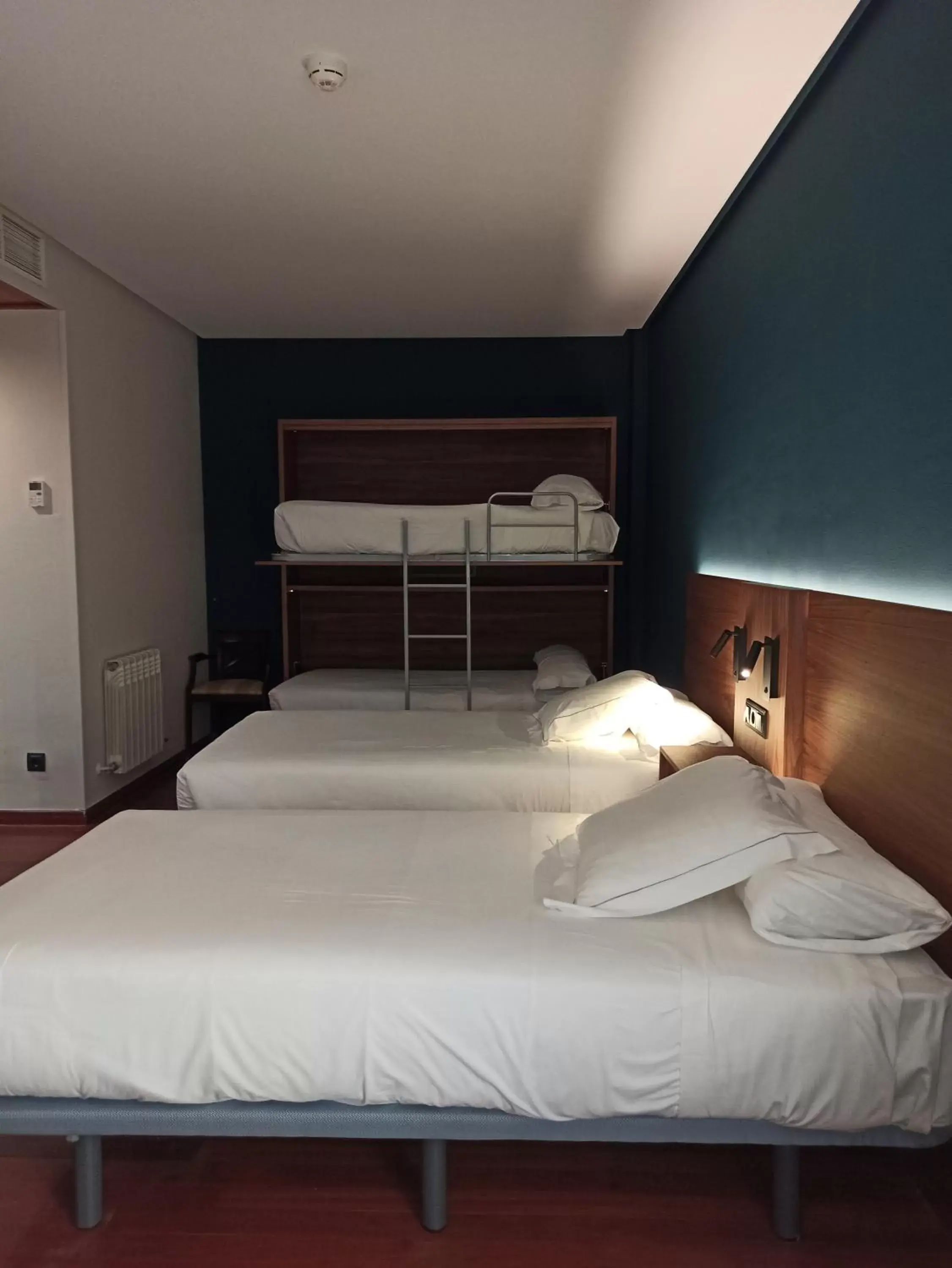 Photo of the whole room, Bed in ARVA Spa París