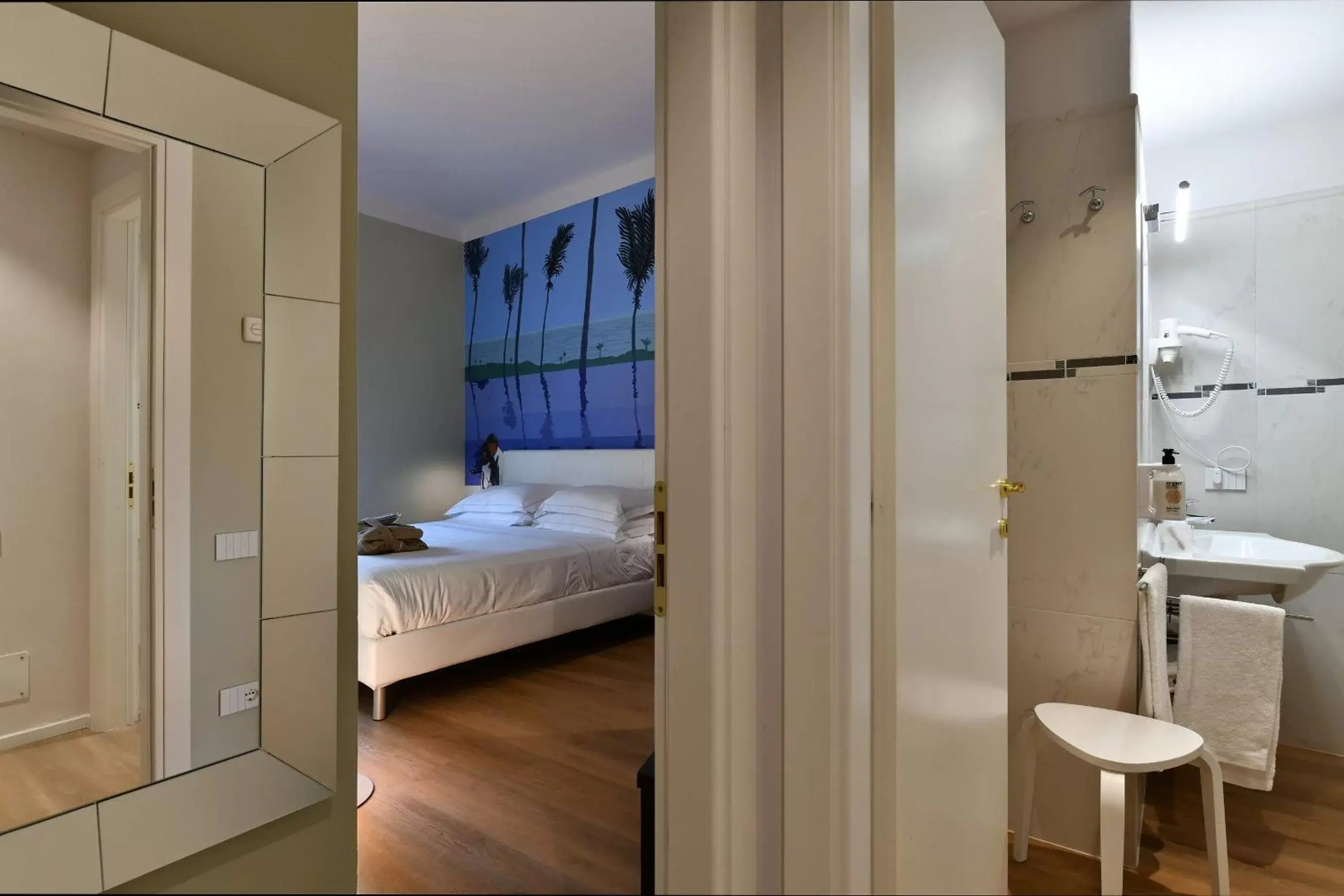 Bedroom, Bathroom in Hotel Residence Esplanade