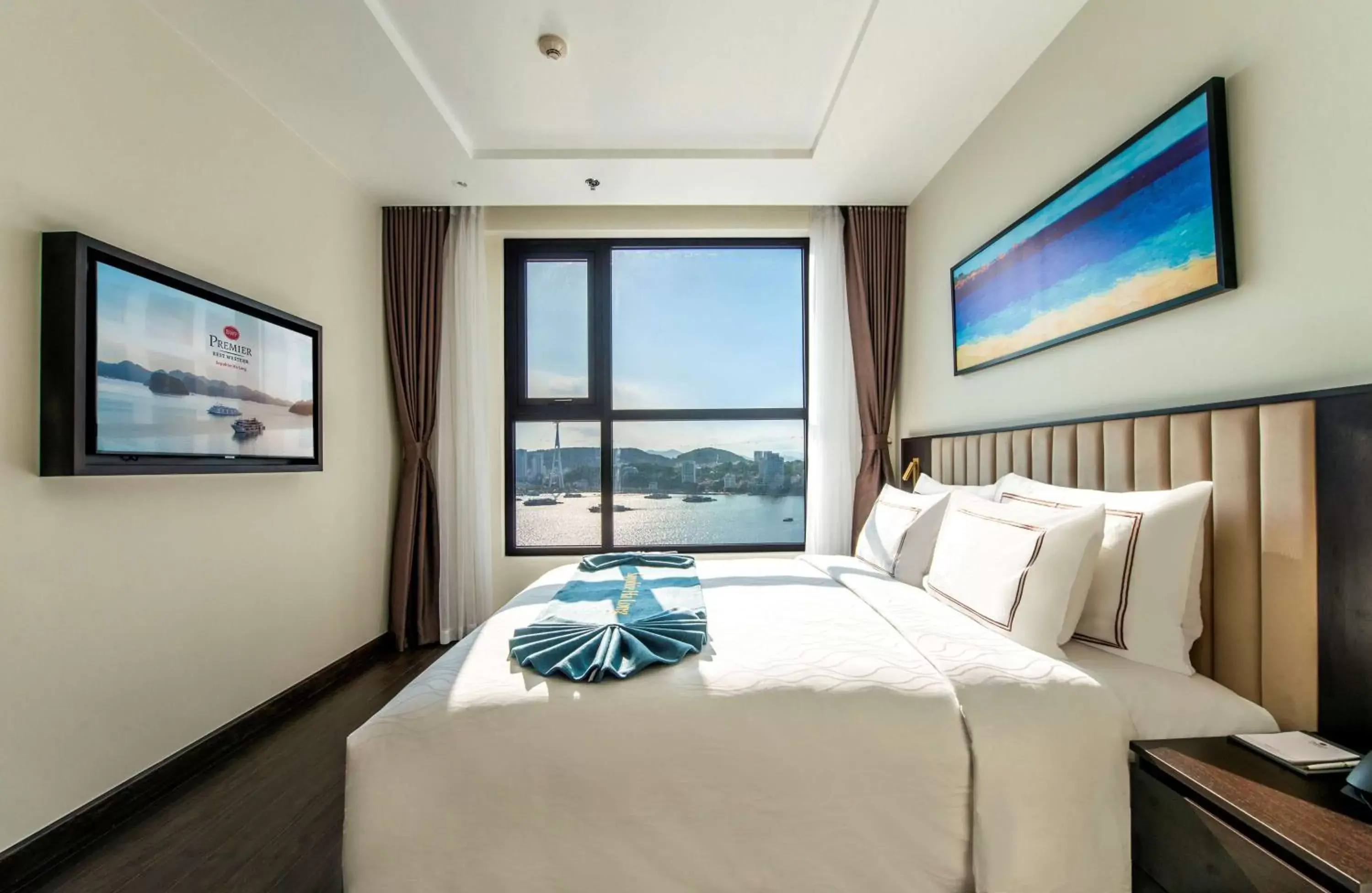 Bedroom in Best Western Premier Sapphire Ha Long